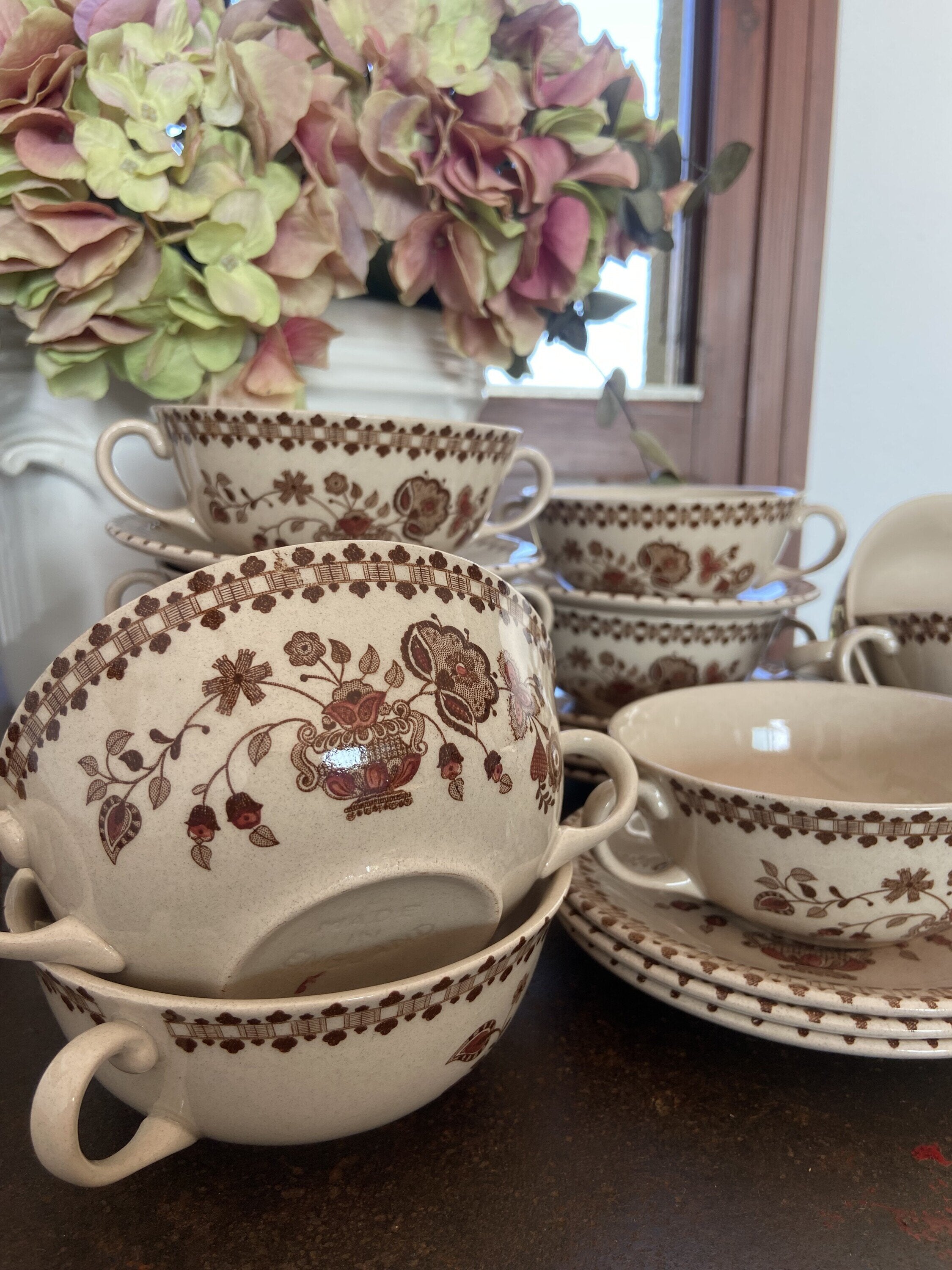 11 tazas consomé "Johnson Bros"