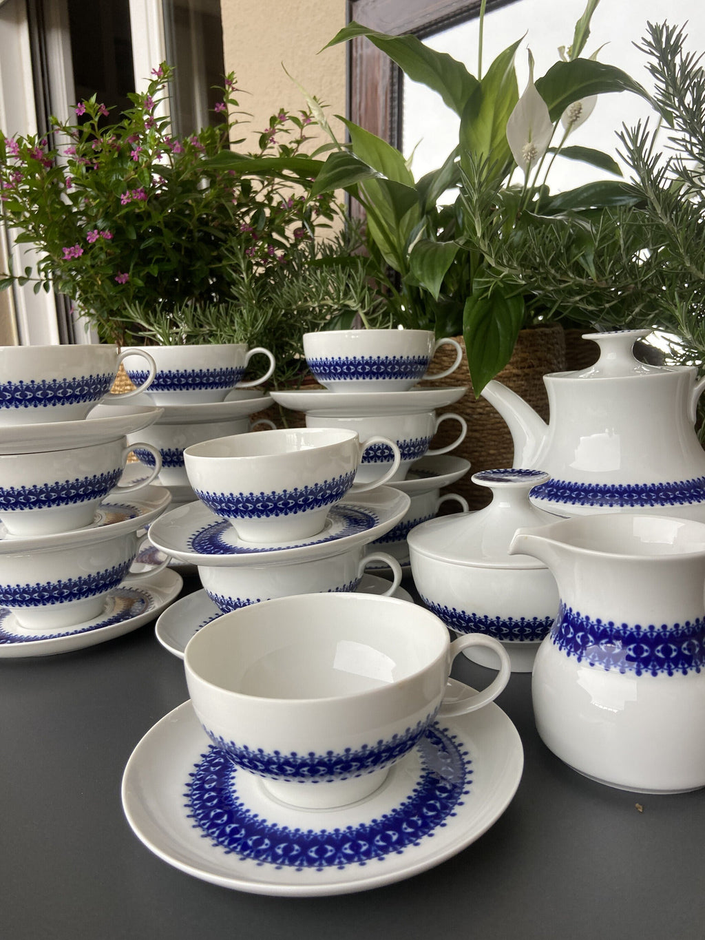 Juego de té en porcelana alemana "Thomas".