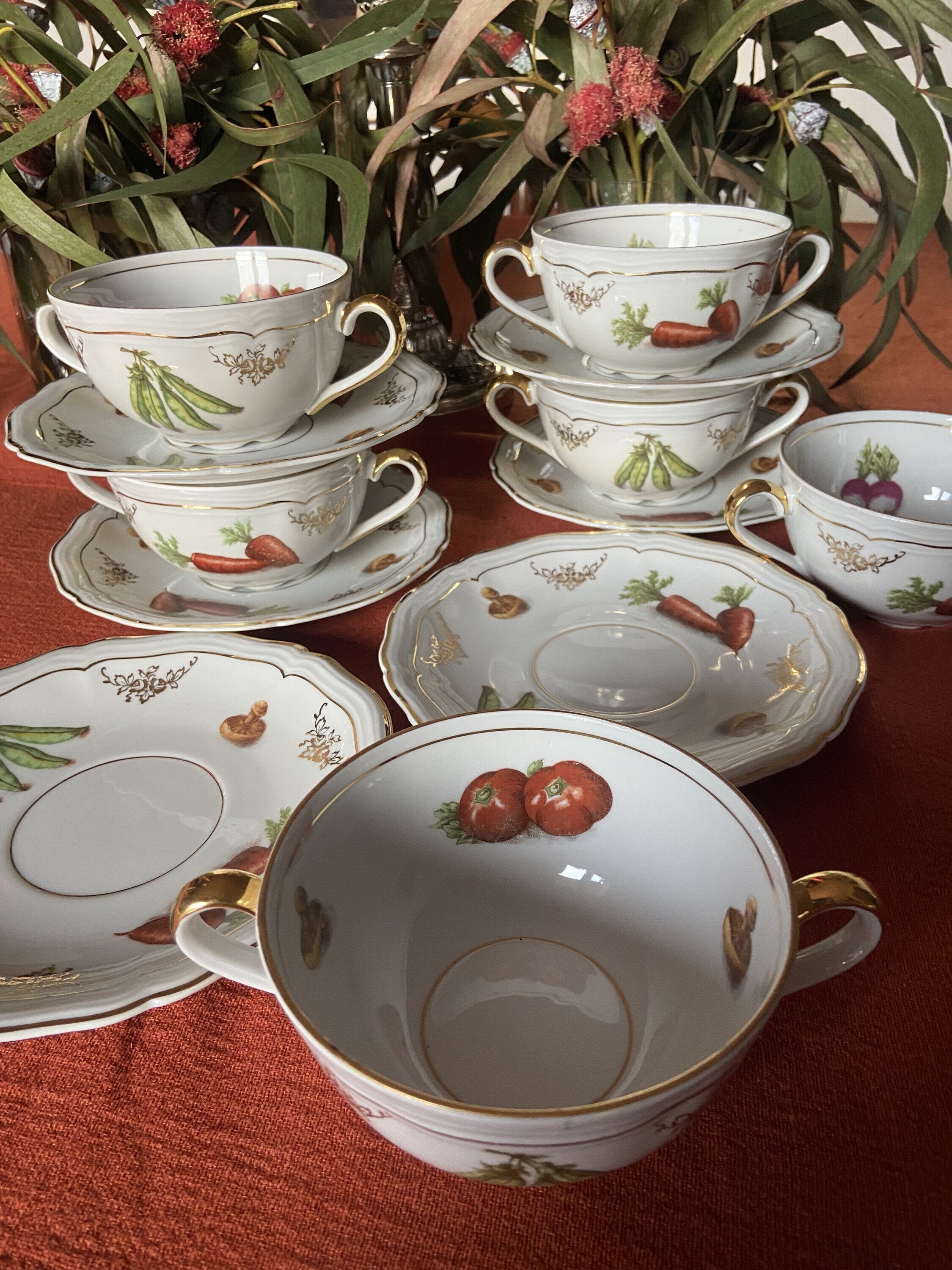 6 tazas de consomé en porcelana alemana "Jager"