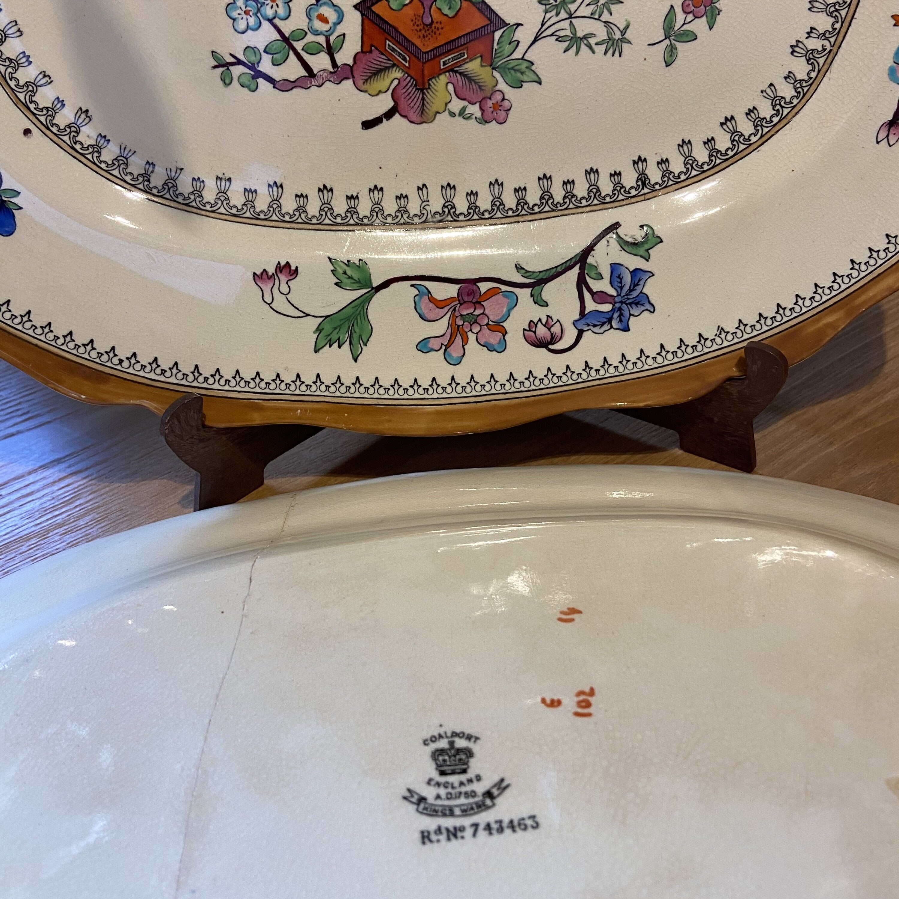 Fuente en loza inglesa "Coalport" Kings Ware