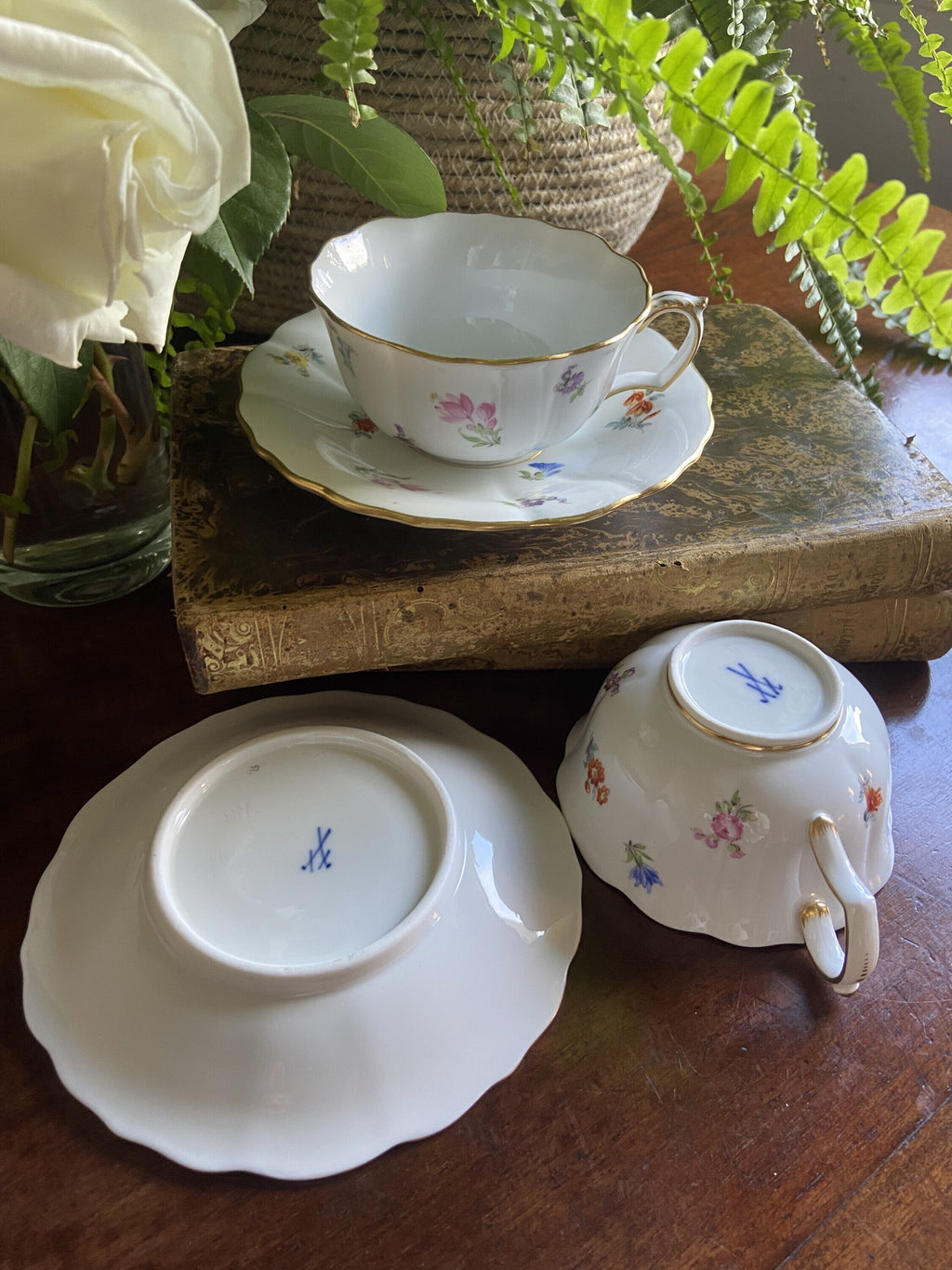 Pareja tazas de té en porcelana Alemana "Meissen"