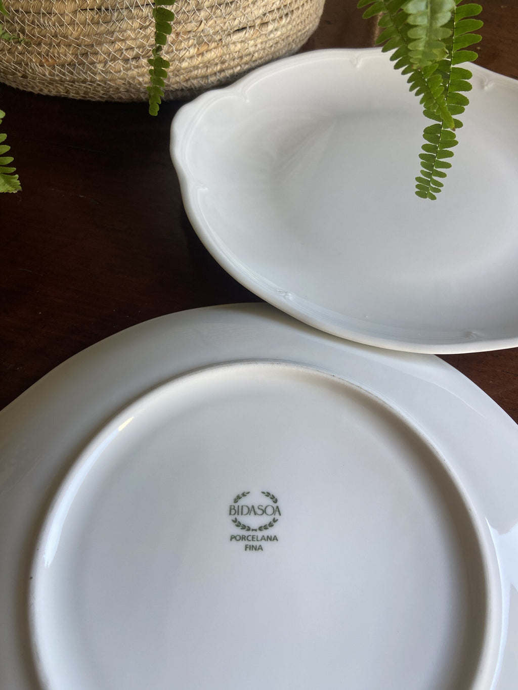 Pareja de fuentes redondas en porcelana "Bidasoa"