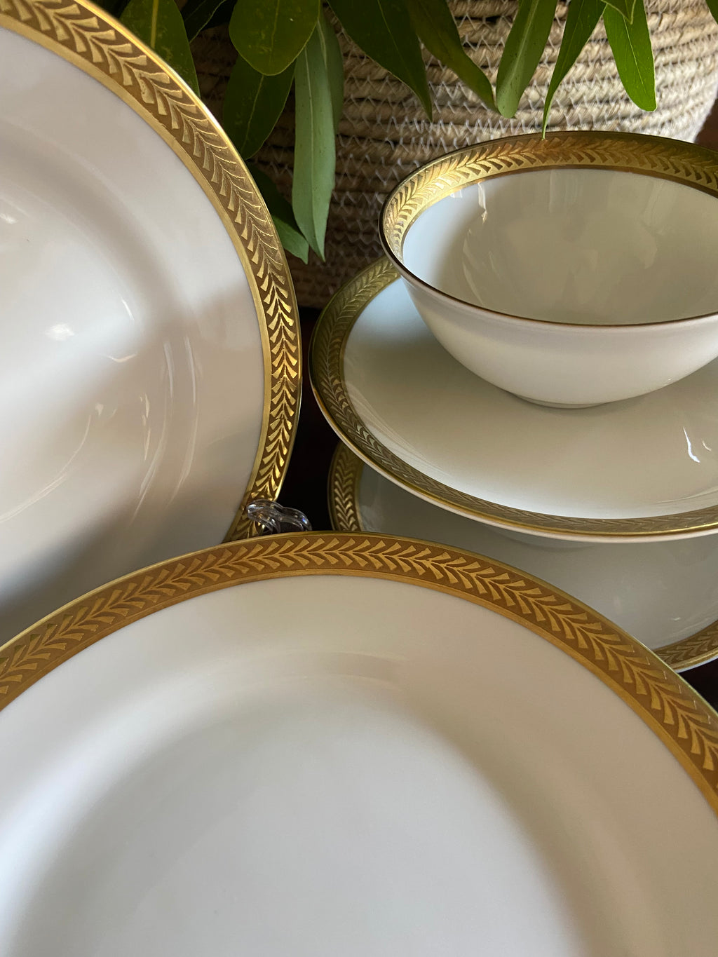 5 tazas de té/ desayuno con plato y 6 platos de merienda en porcelana "Bidasoa"