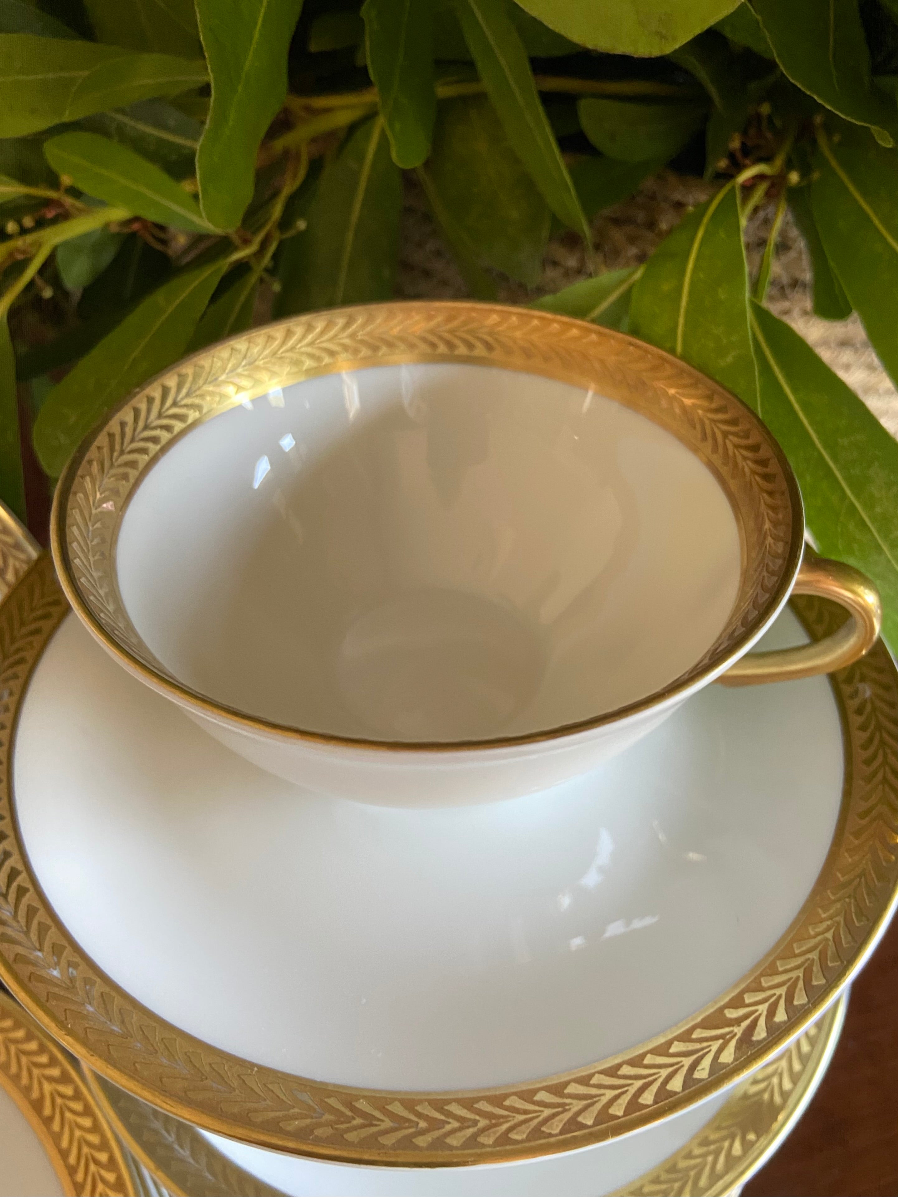 5 tazas de té/ desayuno con plato y 6 platos de merienda en porcelana "Bidasoa"