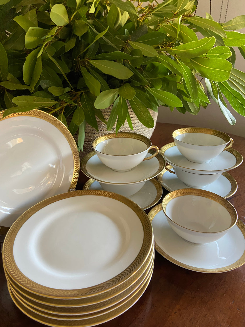5 tazas de té/ desayuno con plato y 6 platos de merienda en porcelana "Bidasoa"