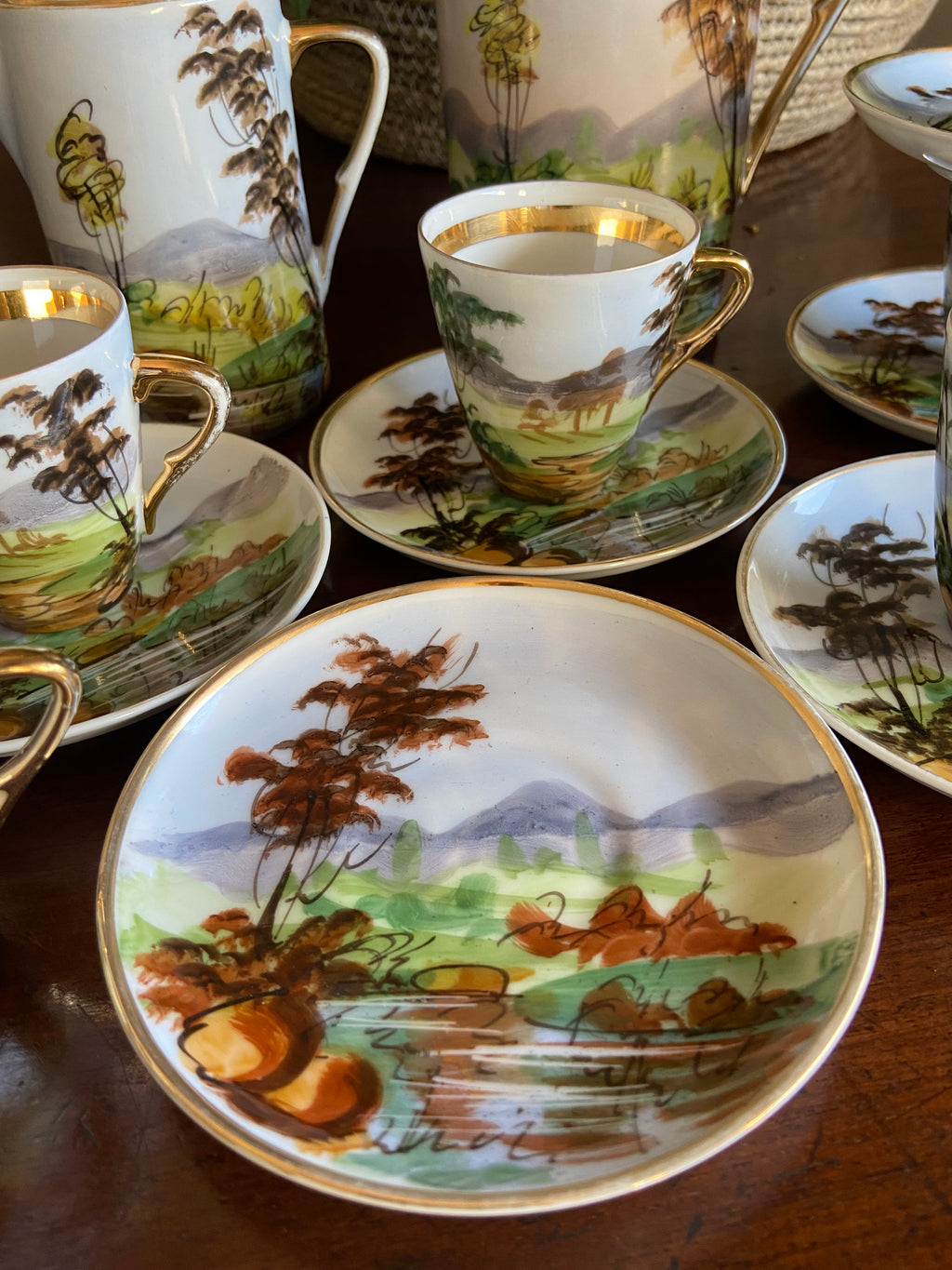 Cafetera, lechera y 6 tazas con plato en porcelana de Limoges