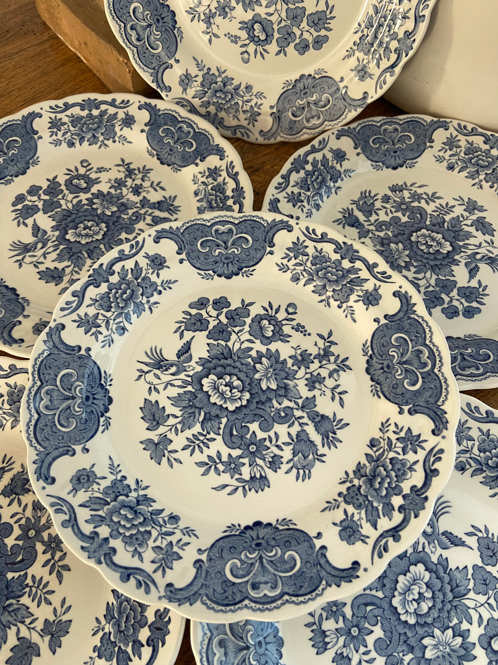 6 platos de merienda en loza inglesa "Ridgway"(mod. Windsor).