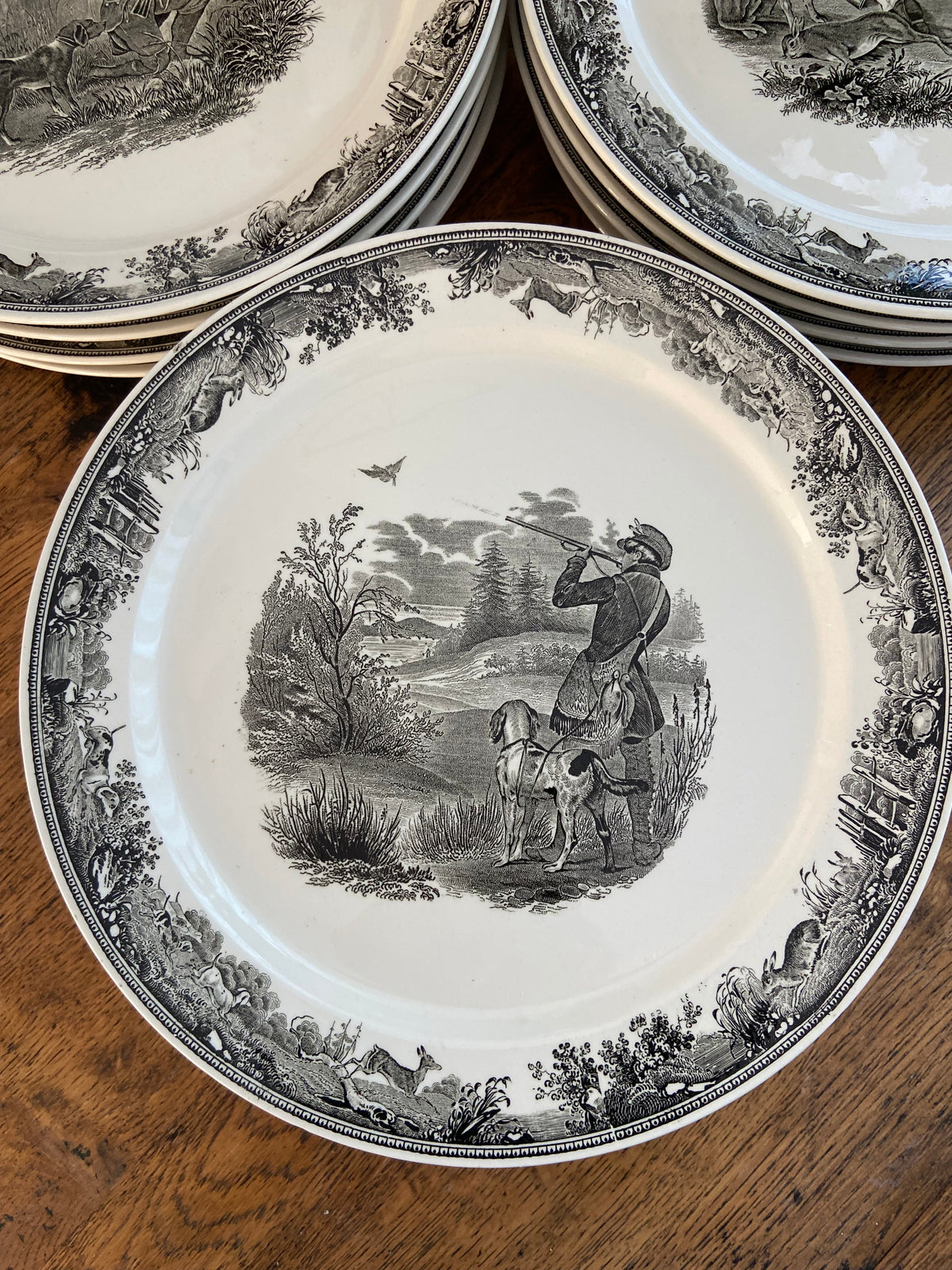 12 platos llanos en loza alemana "Villeroy & Boch"