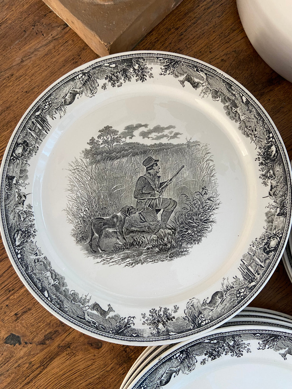 12 platos llanos en loza alemana "Villeroy & Boch"