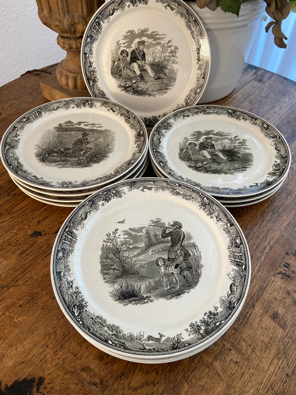 12 platos llanos en loza alemana "Villeroy & Boch"