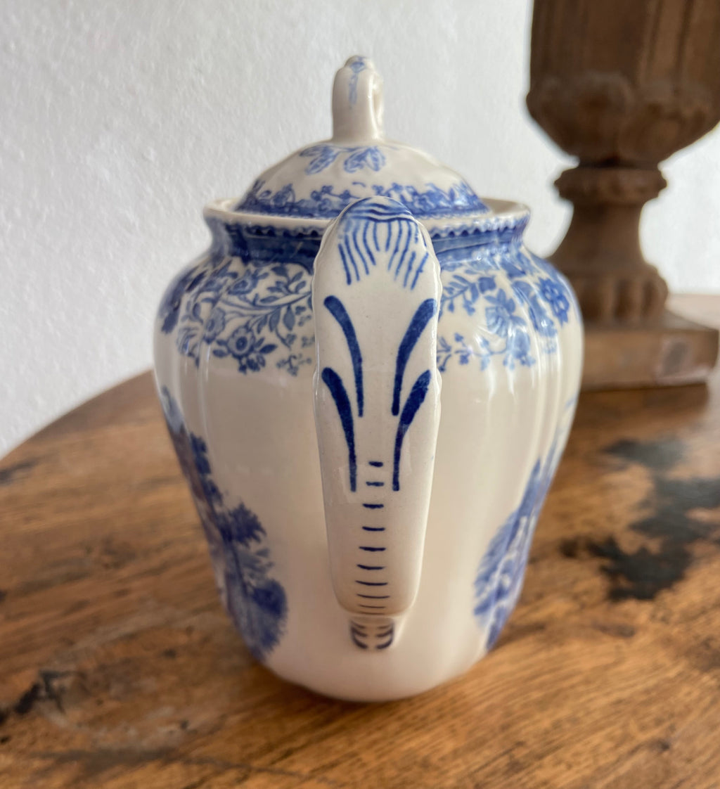 Tetera, lechera y azucarero en loza alemana "Villeroy & Boch" Burgenland.