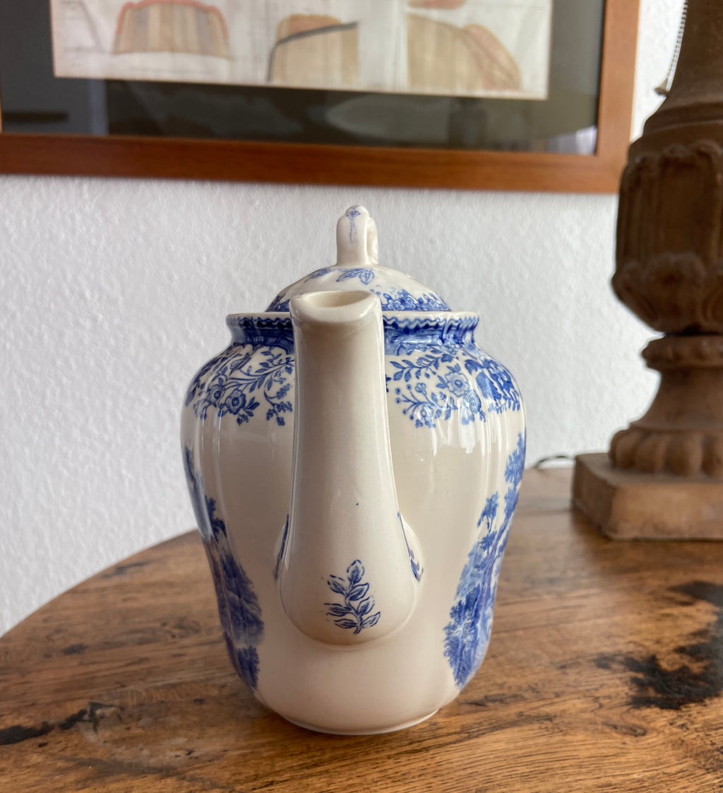 Tetera, lechera y azucarero en loza alemana "Villeroy & Boch" Burgenland.