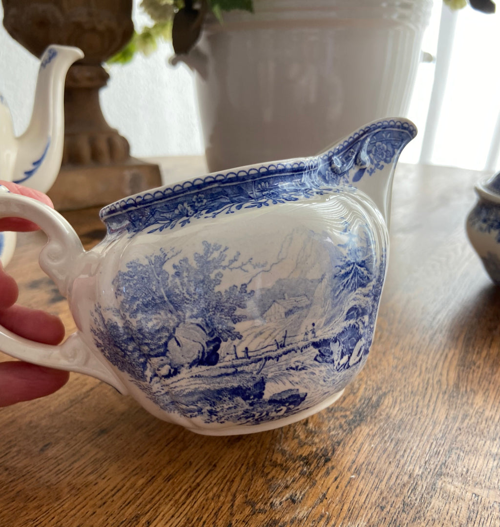 Tetera, lechera y azucarero en loza alemana "Villeroy & Boch" Burgenland.