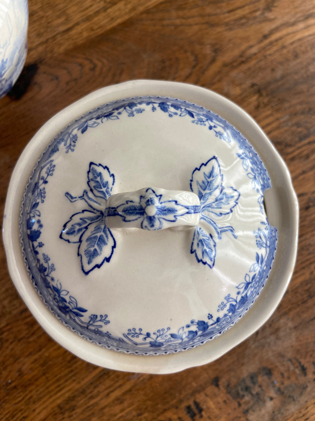Tetera, lechera y azucarero en loza alemana "Villeroy & Boch" Burgenland.