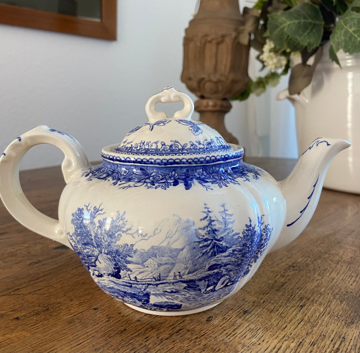 Tetera y azucarero en loza alemana "Villeroy & Boch"