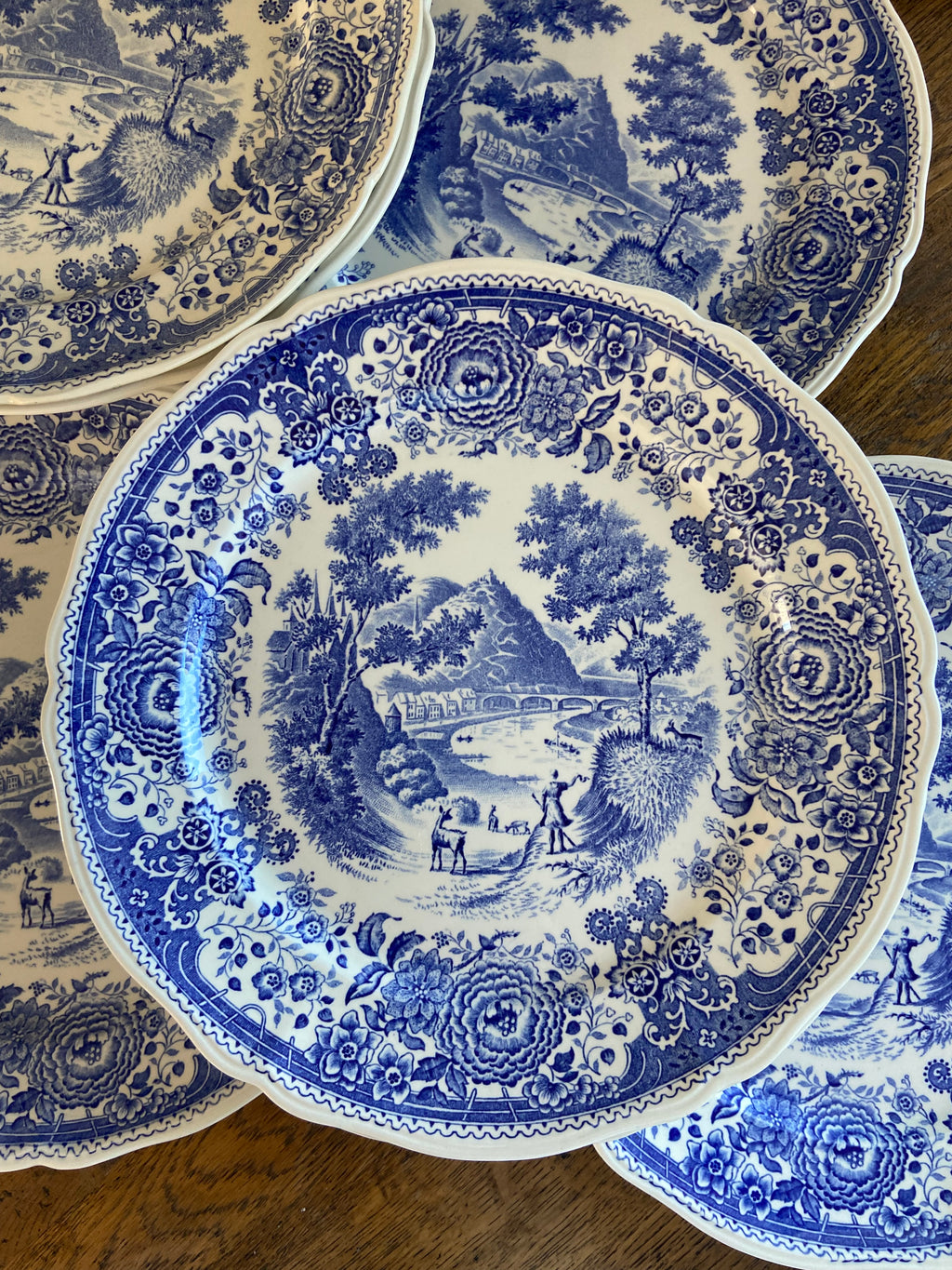 8 platos en loza alemana "Villeroy & Boch"