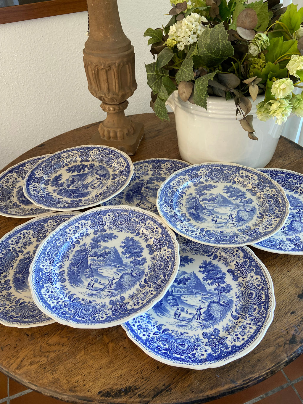 8 platos en loza alemana "Villeroy & Boch"