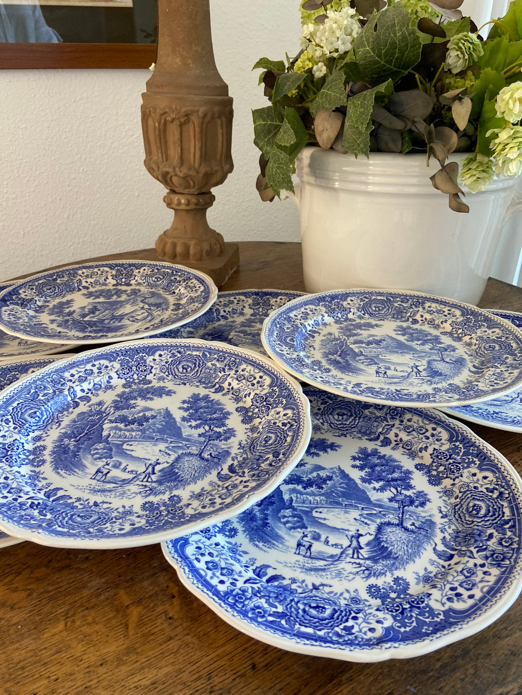 8 platos en loza alemana "Villeroy & Boch"