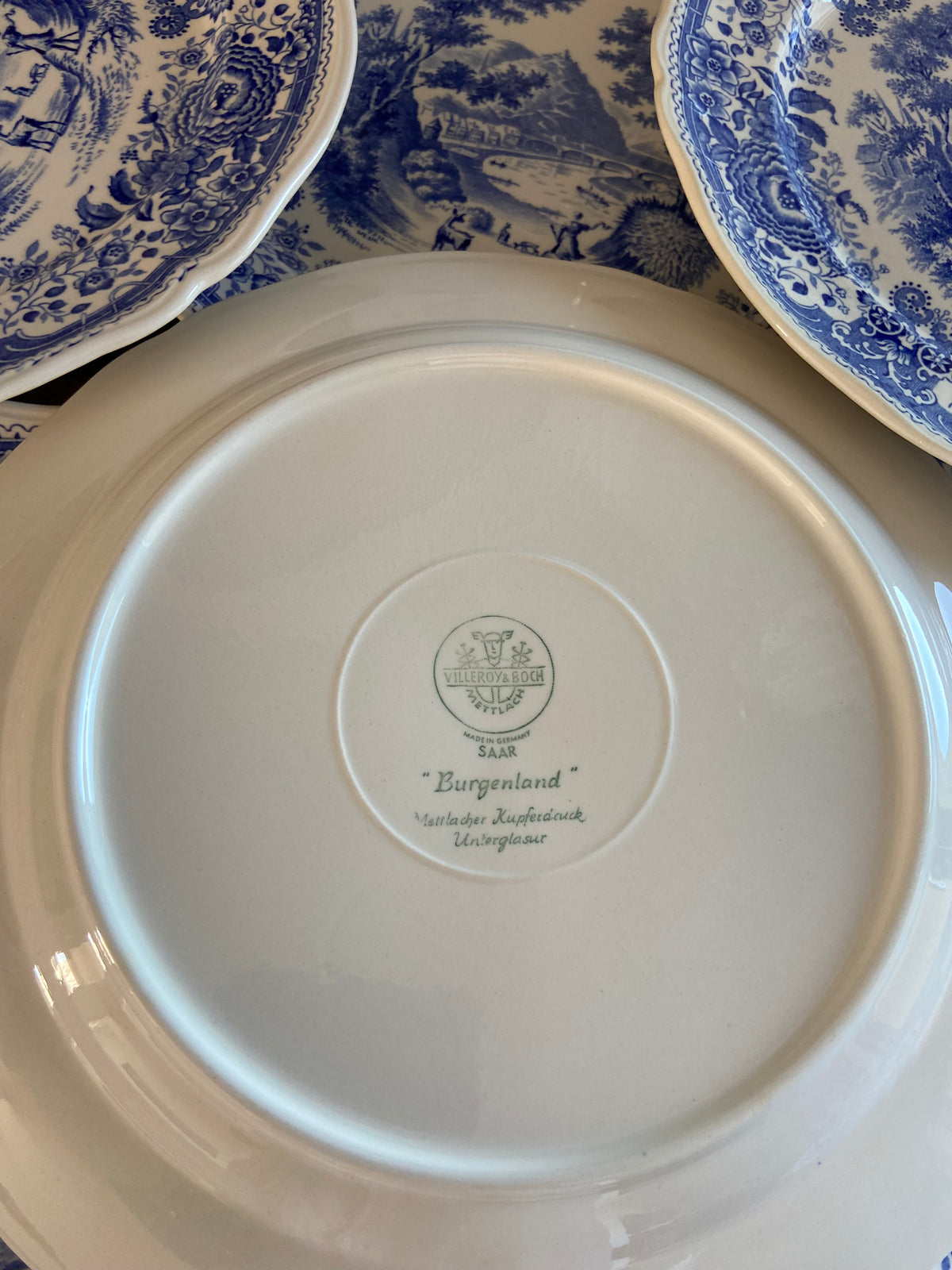 8 platos en loza alemana "Villeroy & Boch"