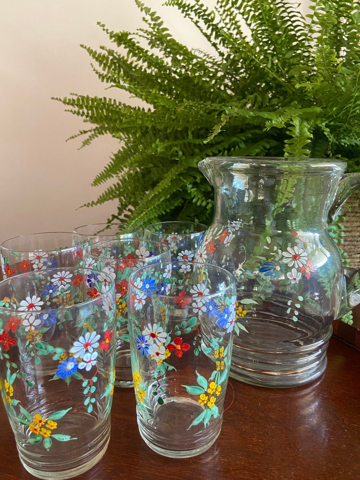 Jarra y 6 vasos de refresco en vidrio pintados a mano