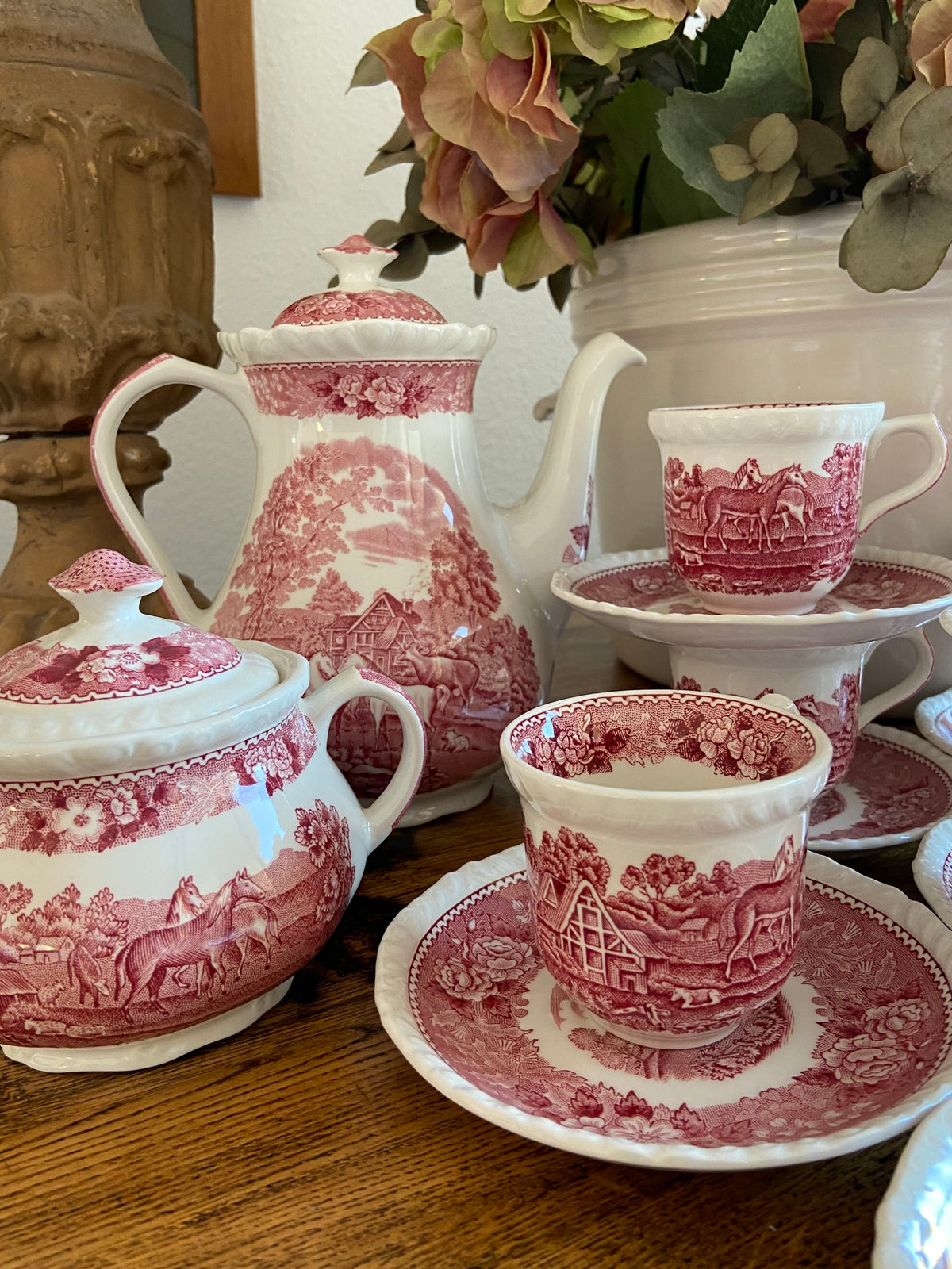 Cafetera, azucarero y 8 tazas en loza inglesa "Adams"
