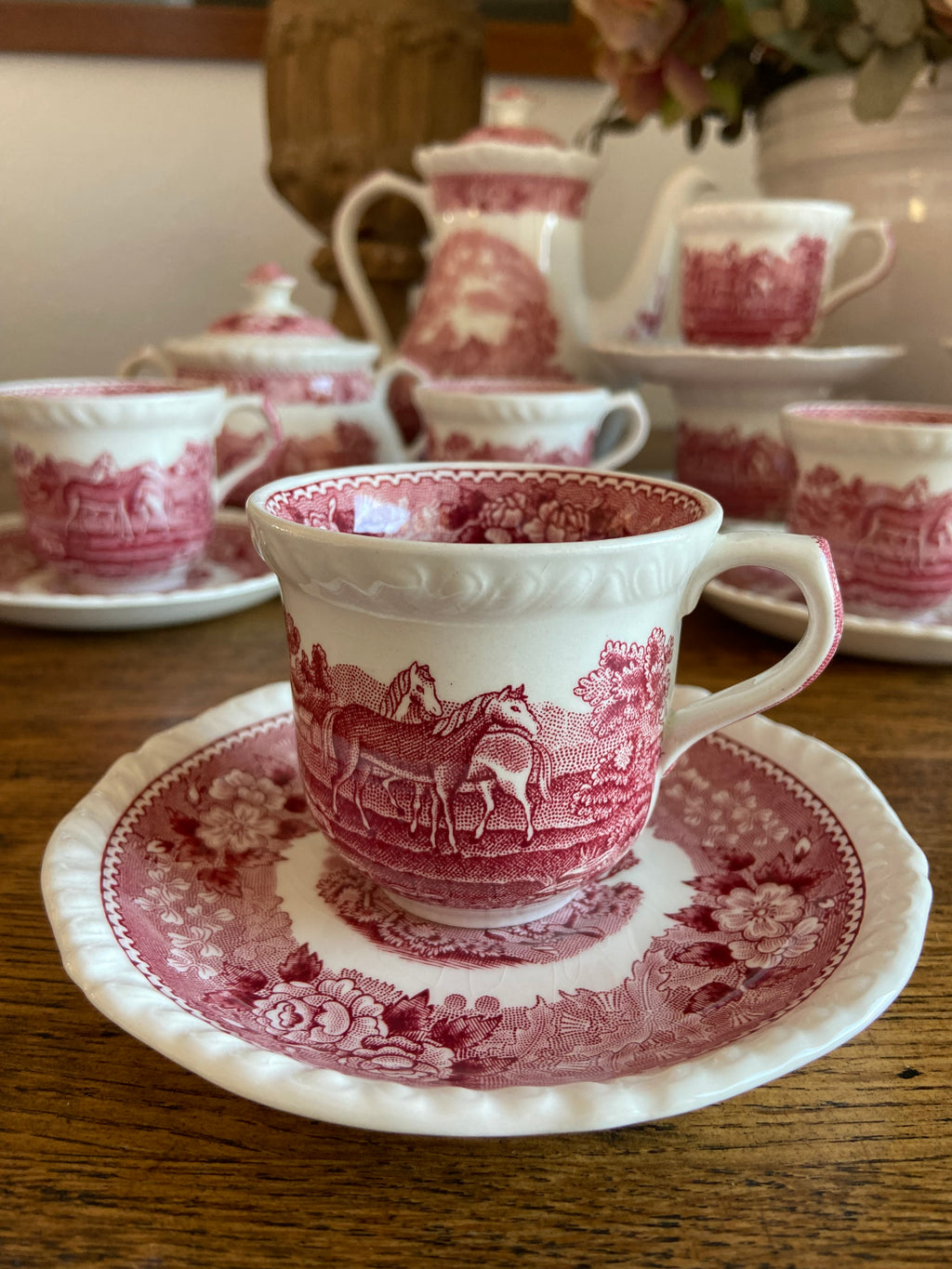Cafetera, azucarero y 8 tazas en loza inglesa "Adams"
