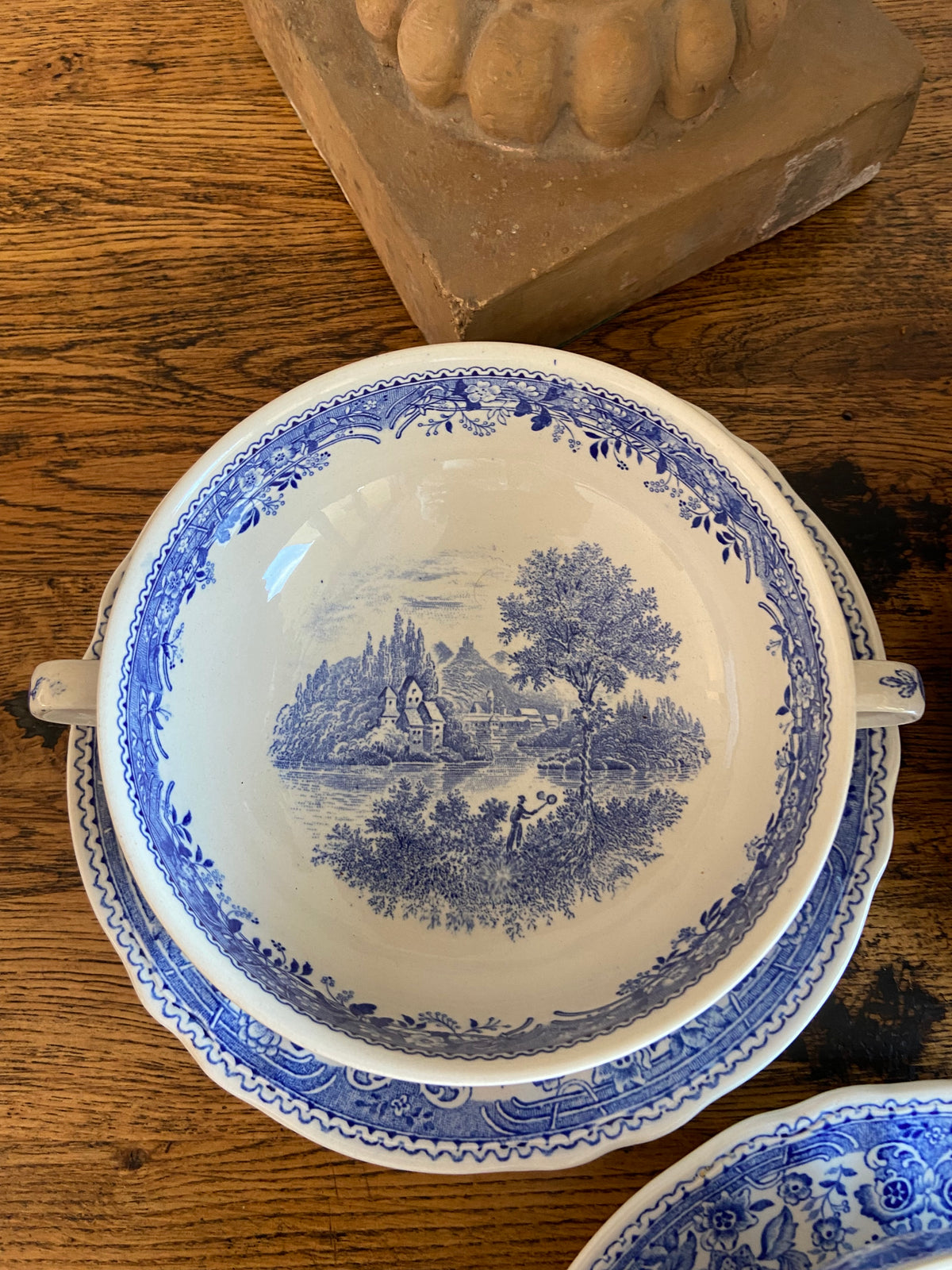 4 tazas de consomé en loza alemana "Villeroy & Boch"