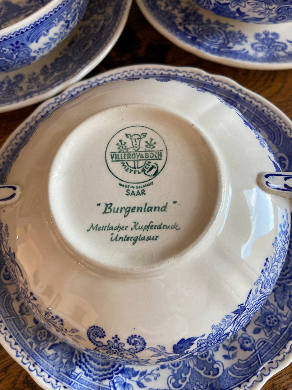 4 tazas de consomé en loza alemana "Villeroy & Boch"