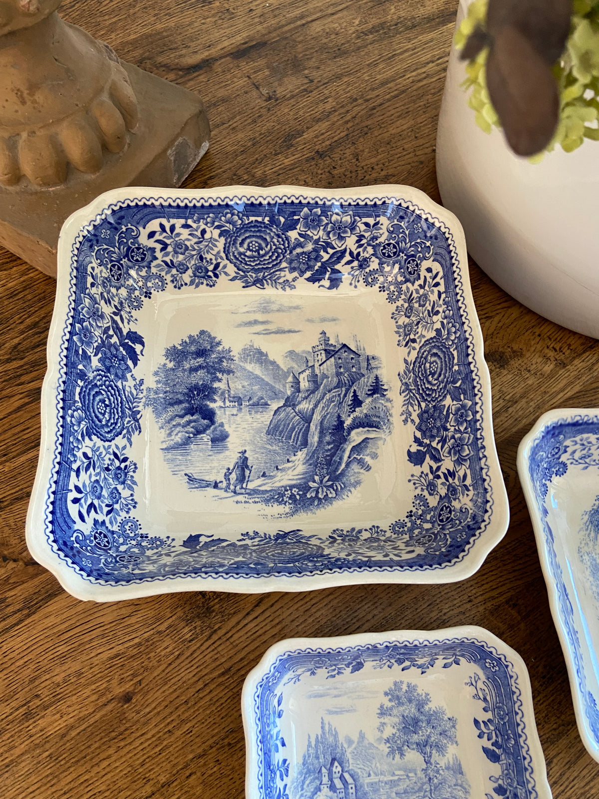 Juego de tres fuentes cuadradas/boles en loza alemana "Villeroy & Boch" (mod. Burgerland).