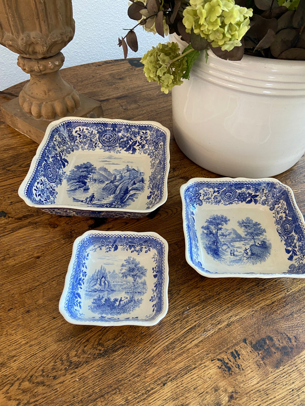 Juego de tres fuentes cuadradas/boles en loza alemana "Villeroy & Boch" (mod. Burgerland).