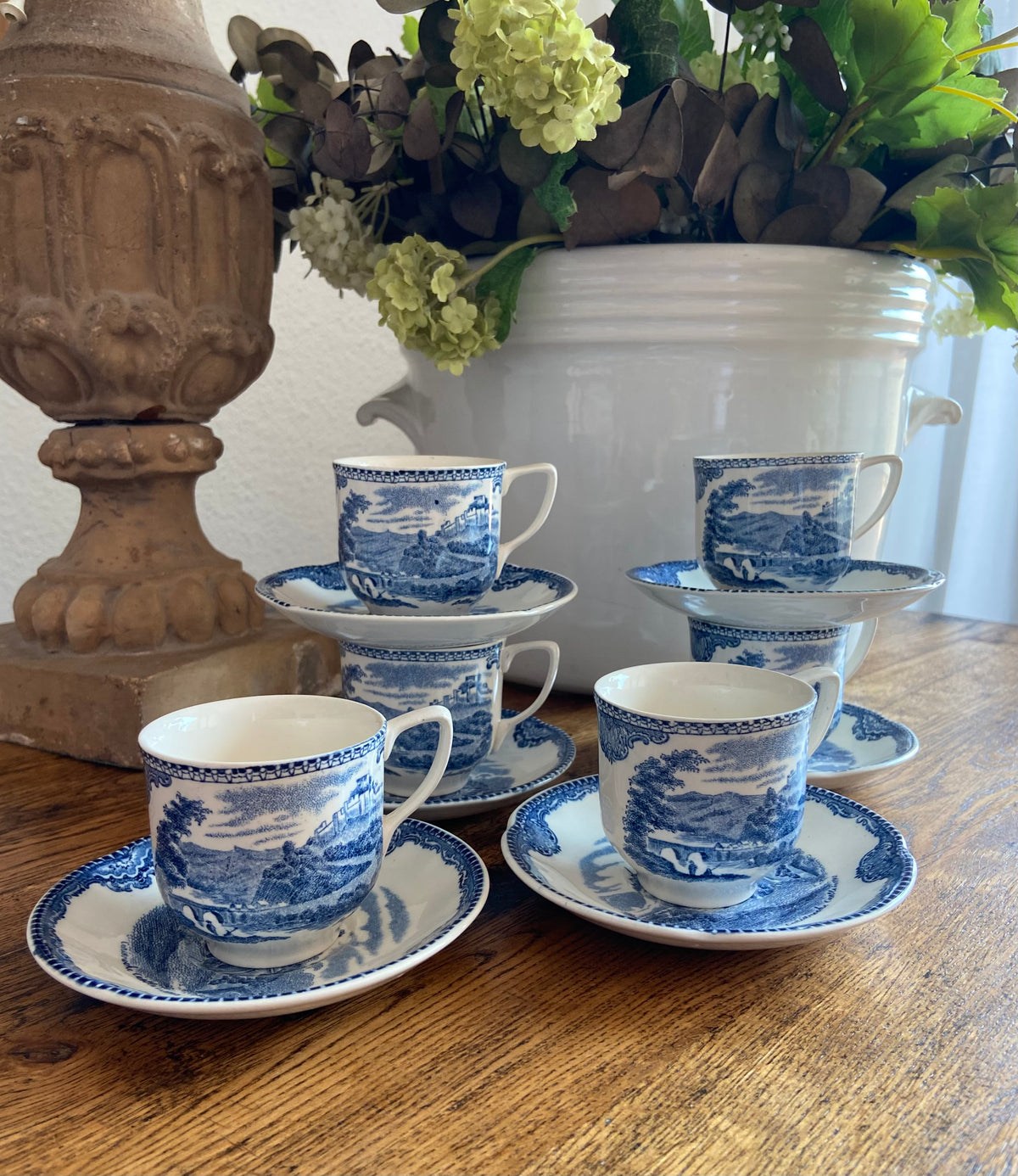 6 tazas café en loza inglesa "Johnson Brothers"