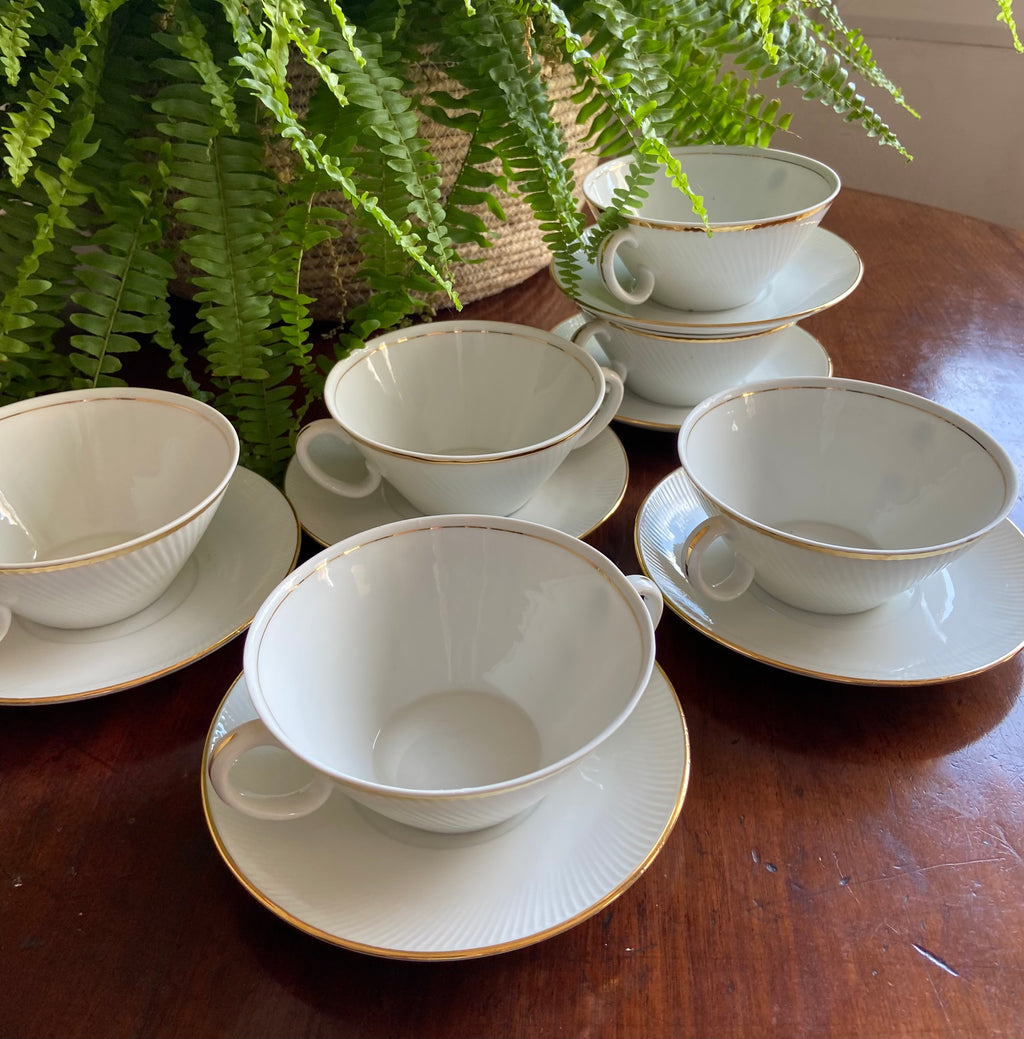 6 tazas consomé porcelana "Santa Clara".