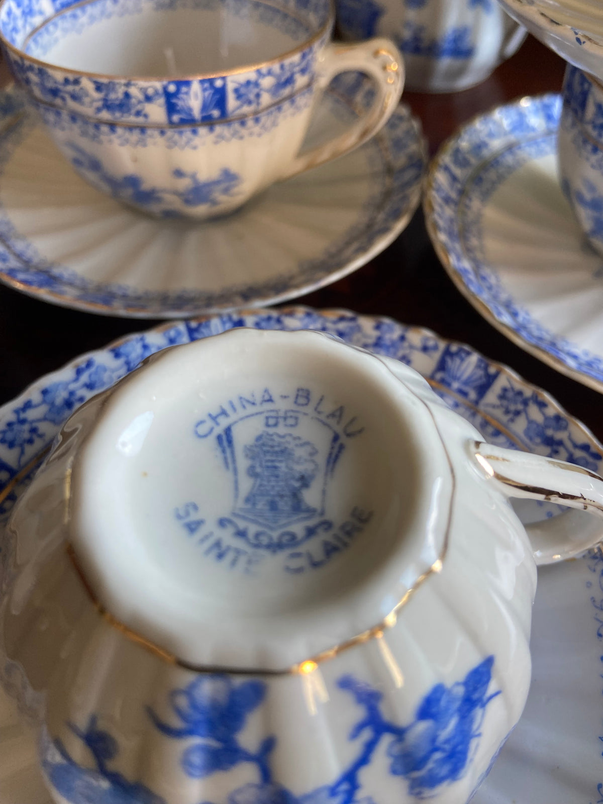 Lechera, azucarero y 5 tazas de café en porcelana "Saint Claire" (mod. China Blau)
