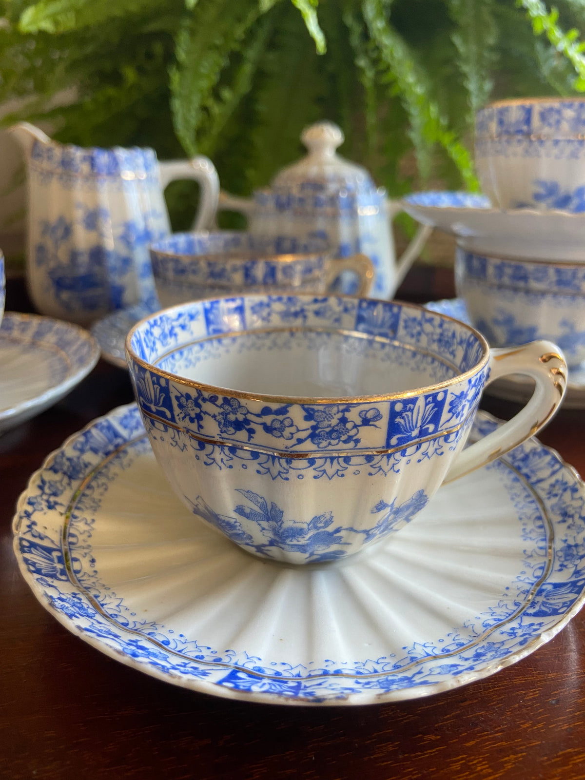 Lechera, azucarero y 5 tazas de café en porcelana "Saint Claire" (mod. China Blau)