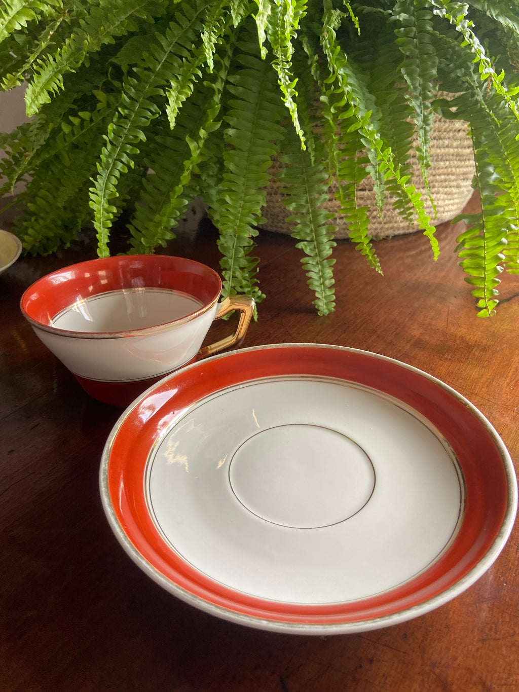 Taza desayuno en porcelana blanca con franja color terracota