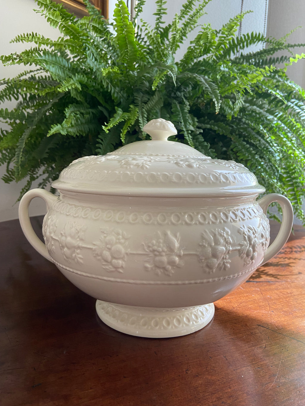 Sopera en porcelana inglesa "Wedgwood"