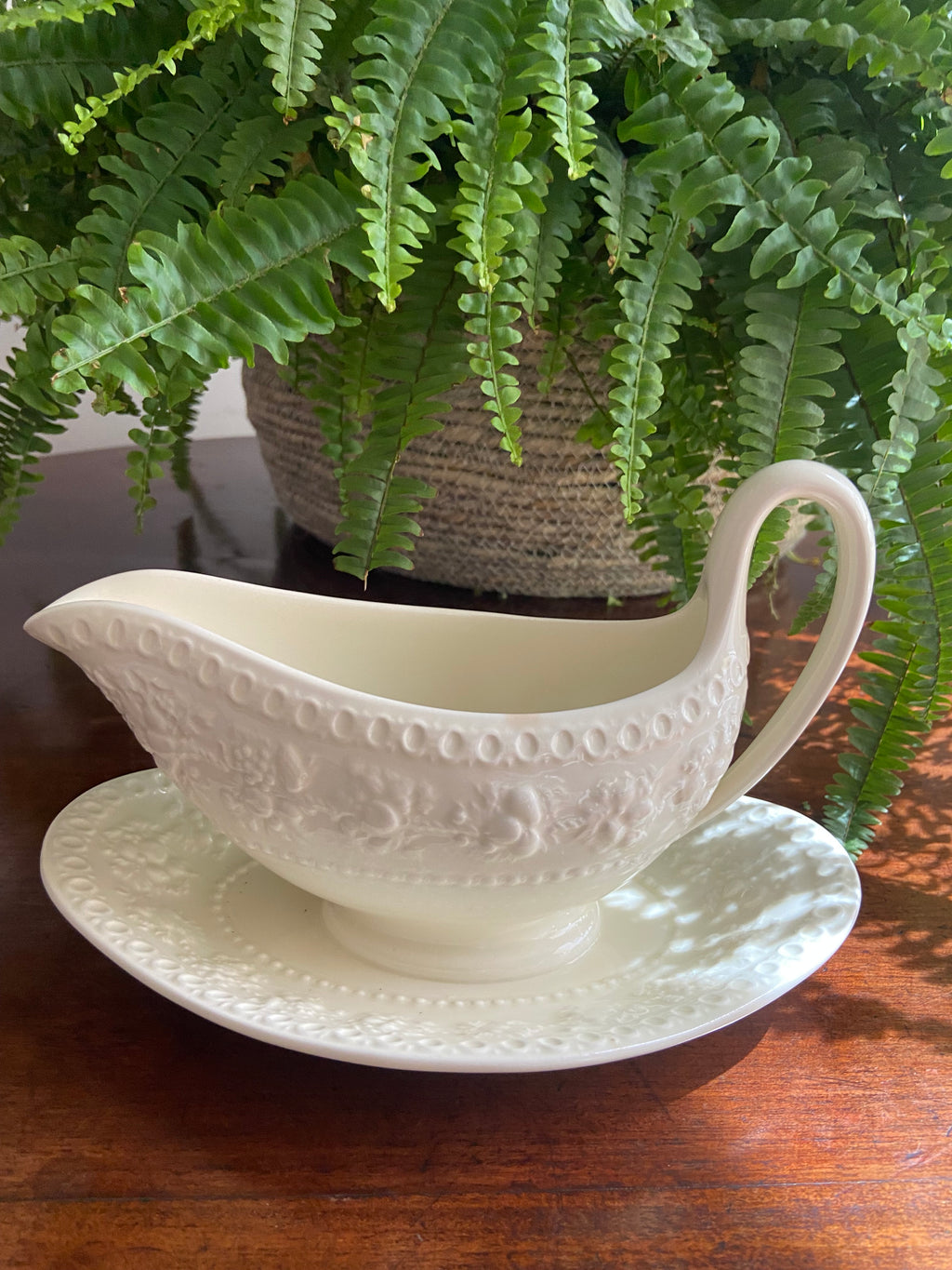 Salsera en porcelana inglesa "Wedgwood"