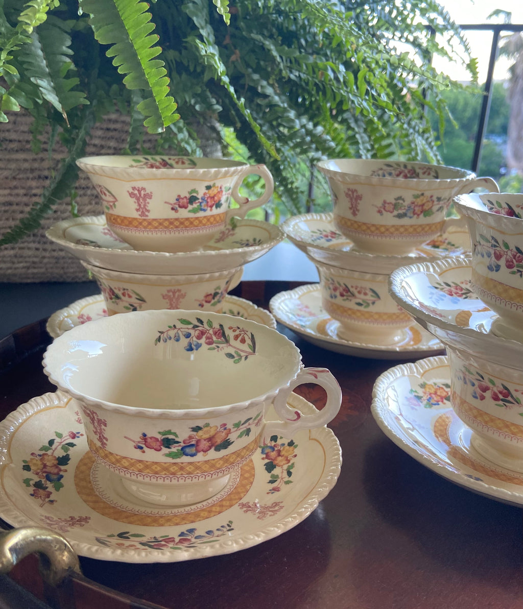 7 tazas té/desayuno en loza inglesa "Royal Couldon"