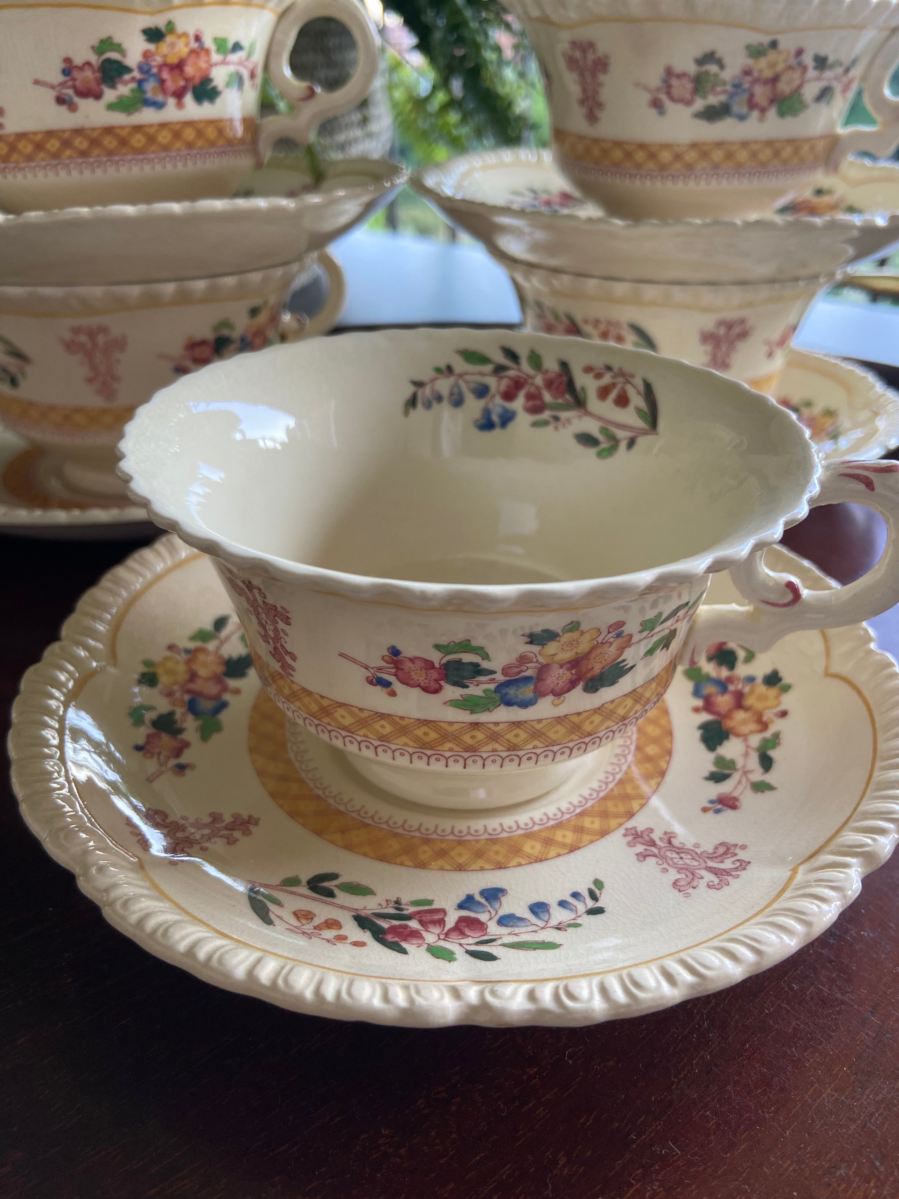 7 tazas té/desayuno en loza inglesa "Royal Couldon"