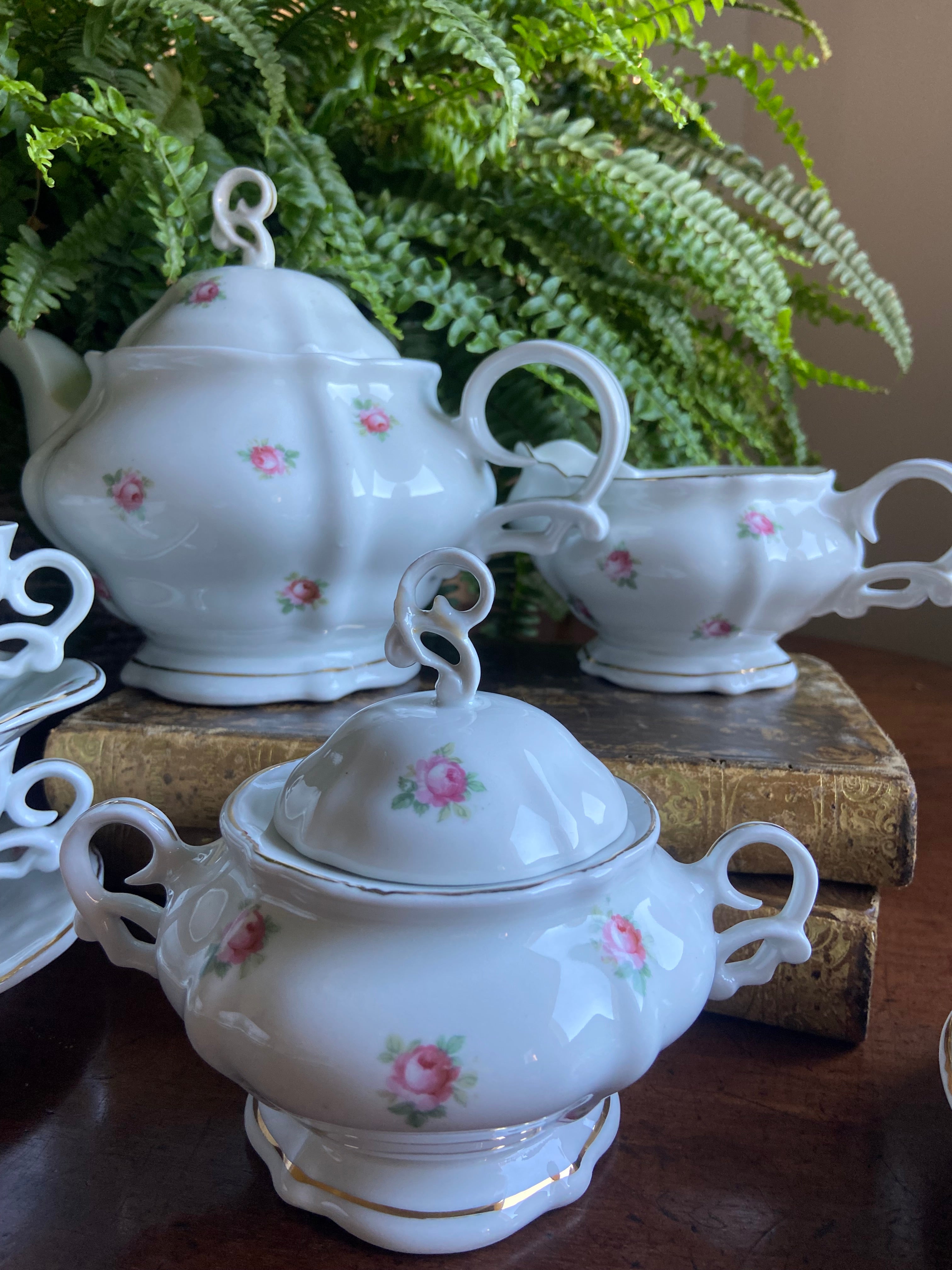 Juego de té en porcelana "Hispania" en Manises, Valencia