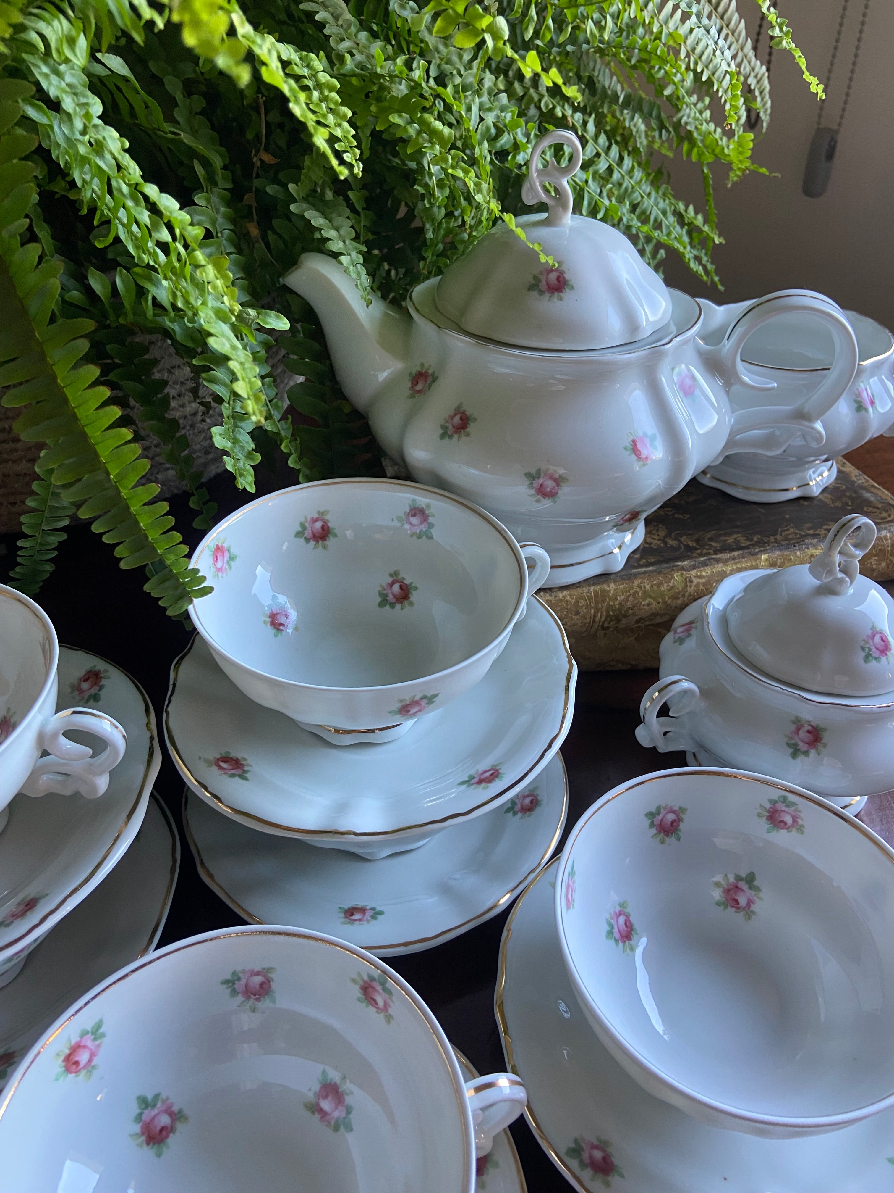 Juego de té en porcelana "Hispania" en Manises, Valencia