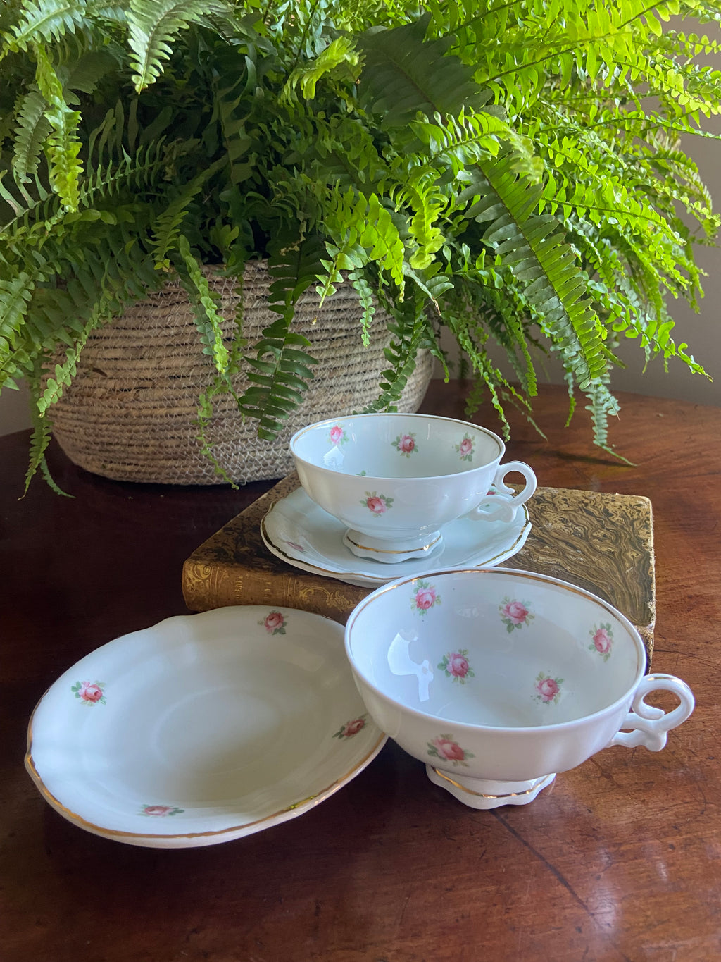Pareja de tazas té/desayuno en porcelana "Hispania", Manises Valencia