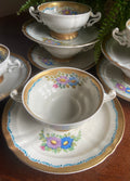 6 tazas de consomé en porcelana "Hispania" (Manises, Valencia).