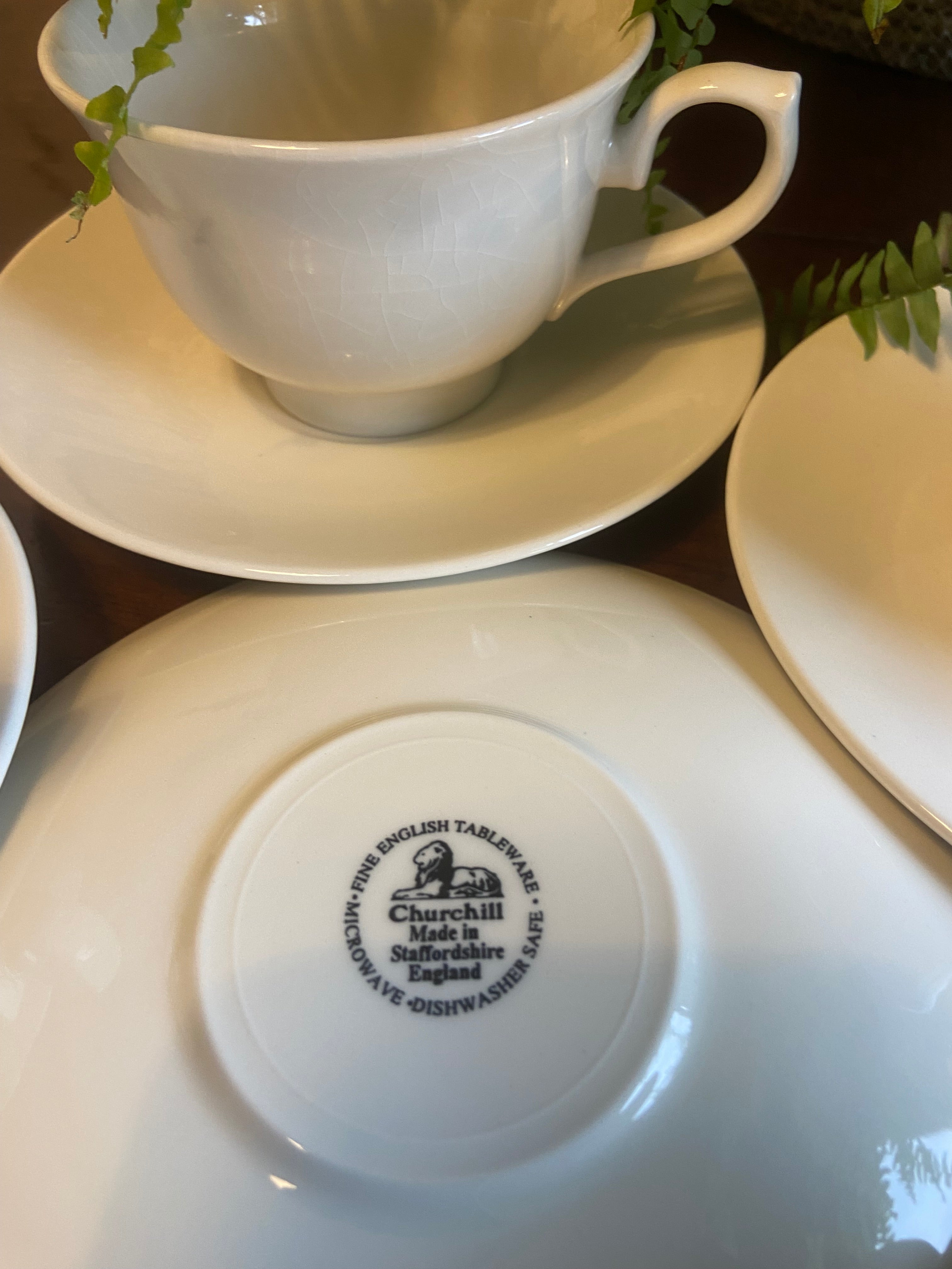6 tazas de té en loza inglesa "Churchill"