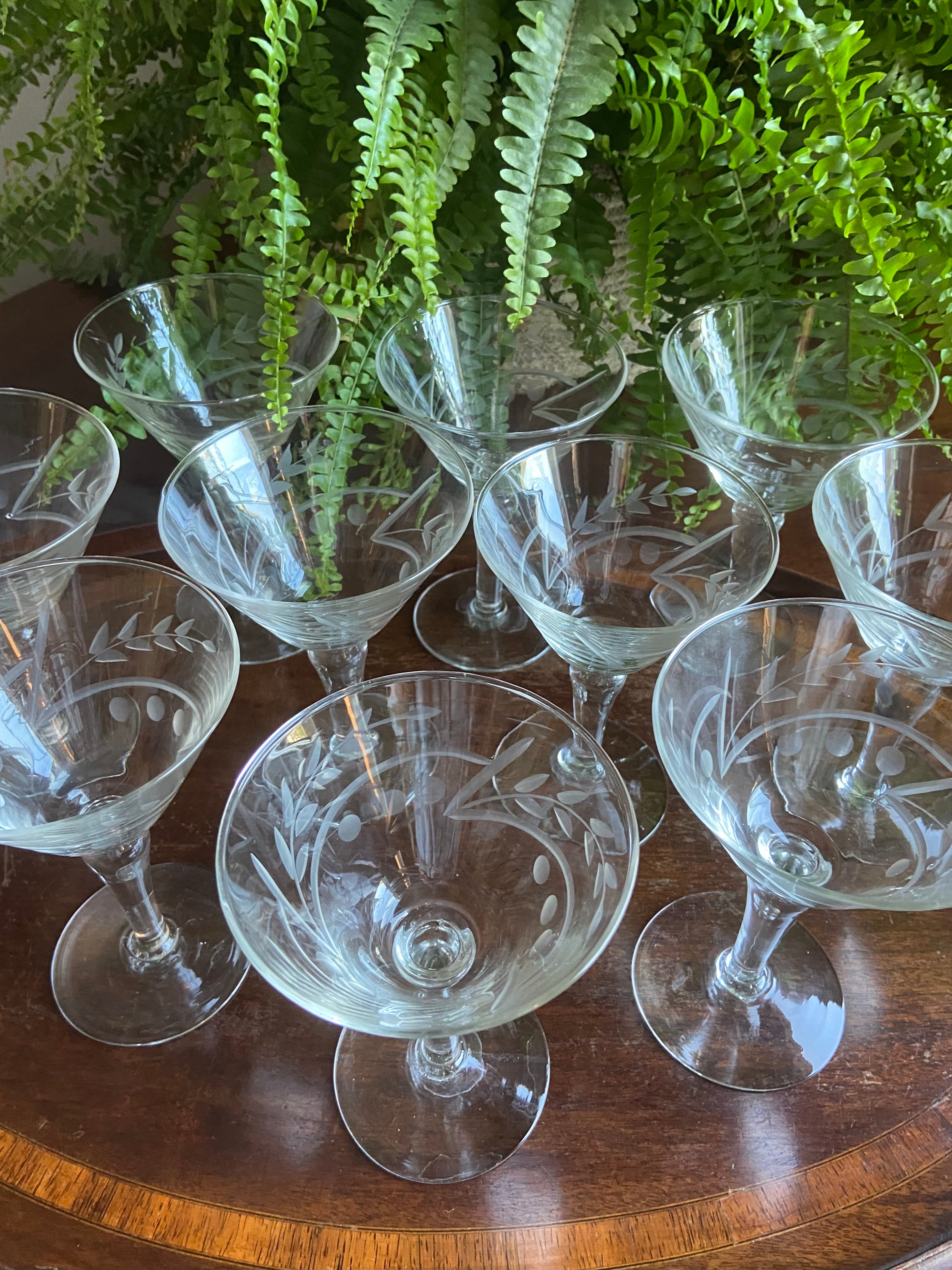 10 copas cava/postres en vidrio tallado