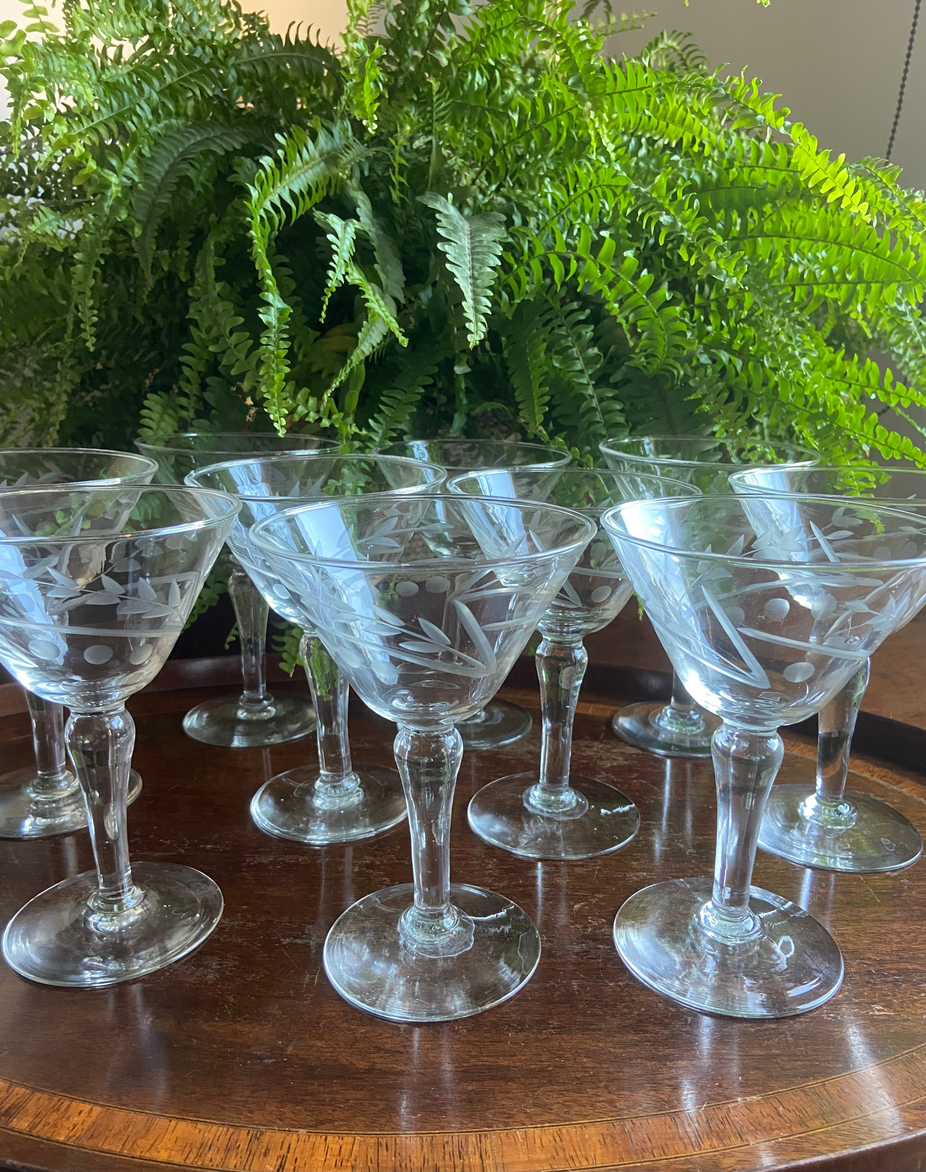 10 copas cava/postres en vidrio tallado