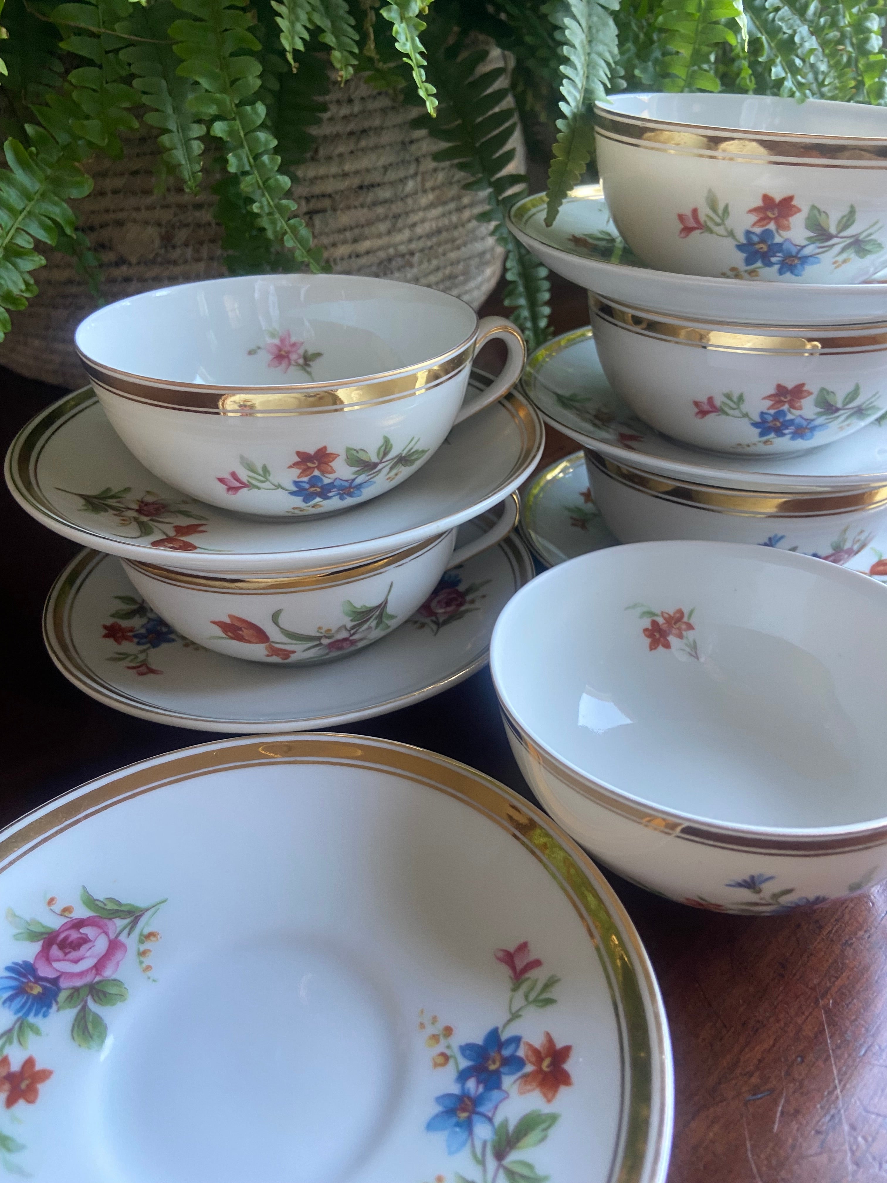 6 tazas de té con plato en porcelana "Bidasoa".