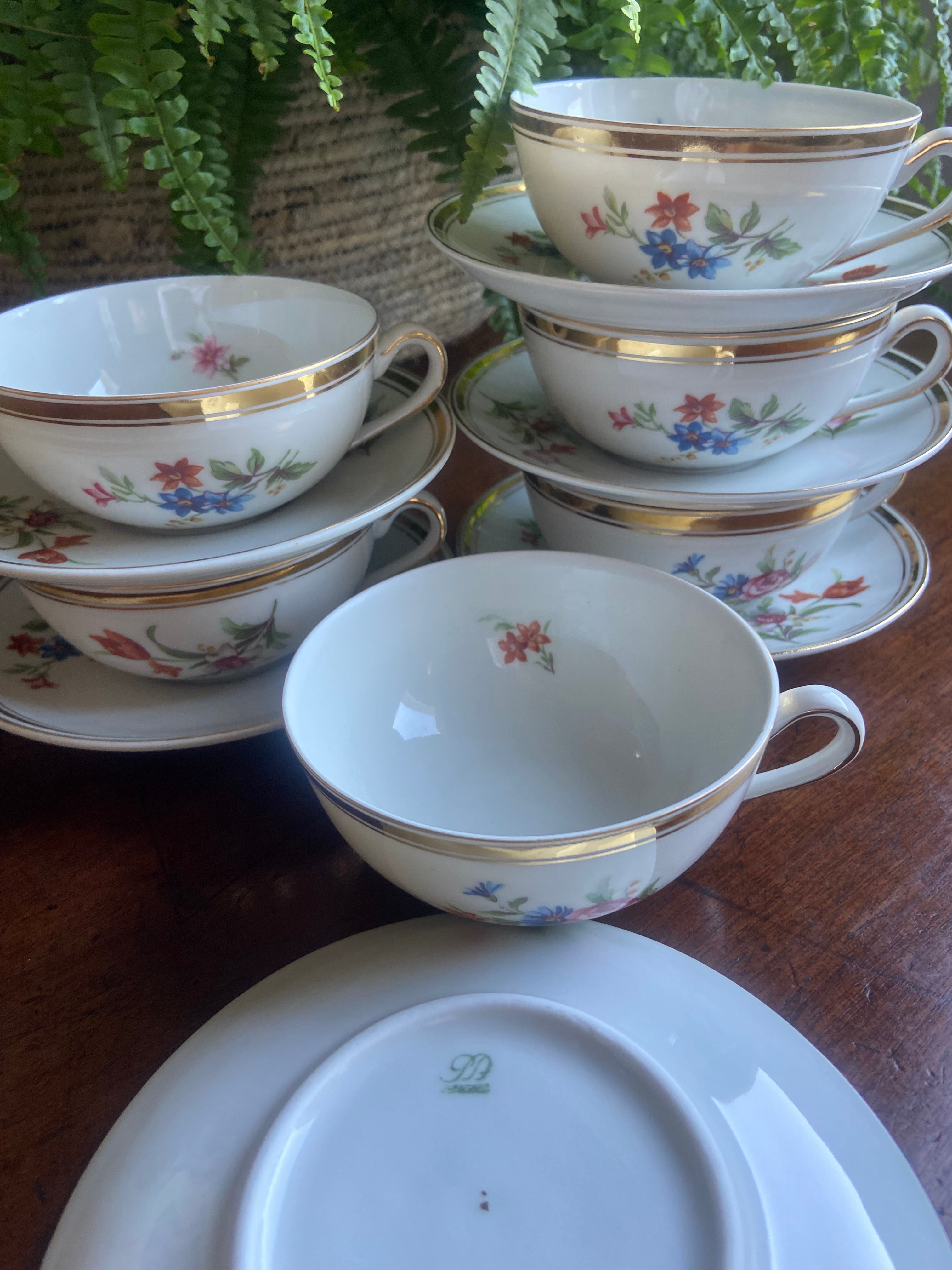 6 tazas de té con plato en porcelana "Bidasoa".