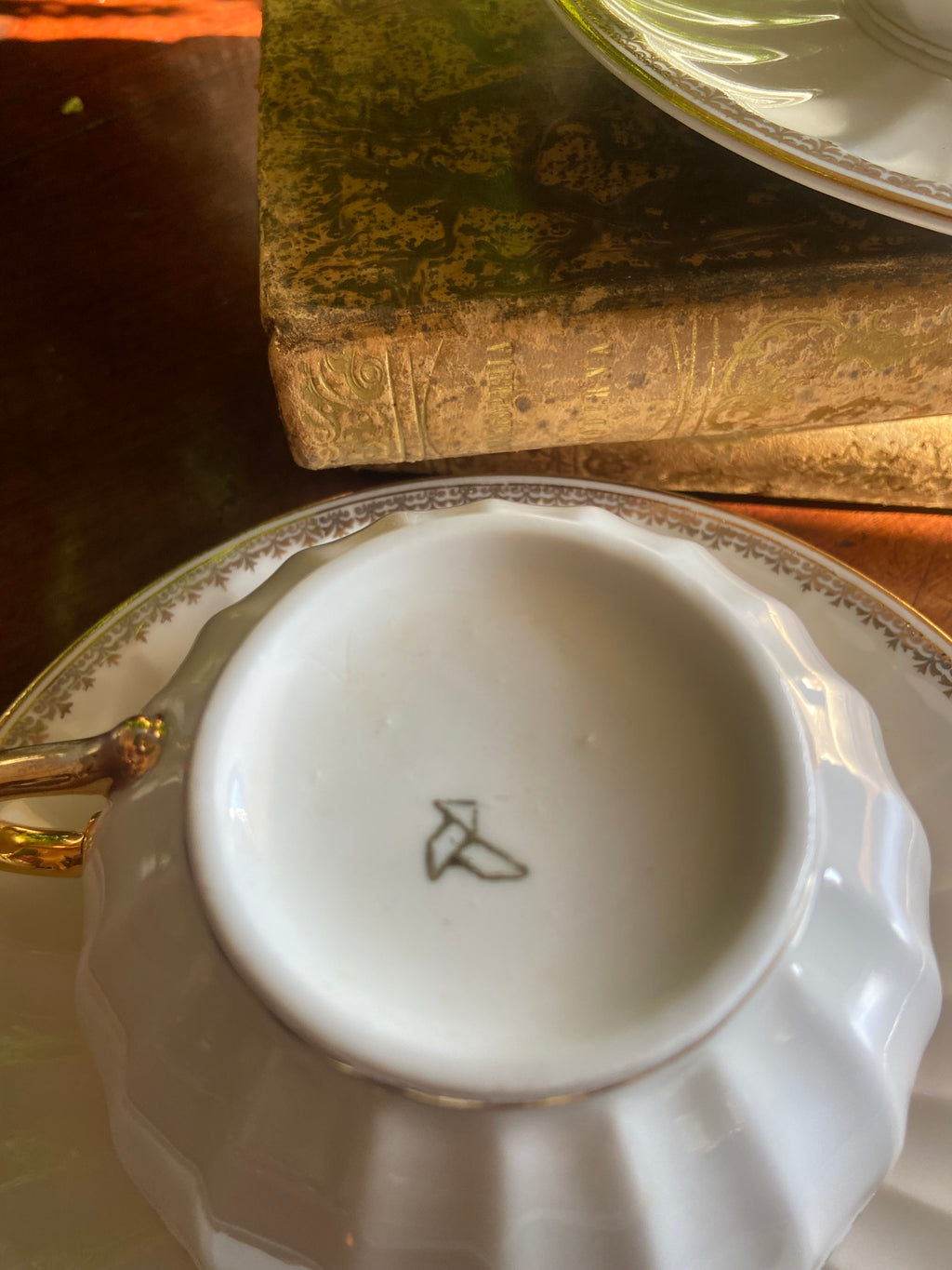 Pareja de tazas de desayuño en porcelana "La pajarita" Manofacturas cerámicas, en Barcelona.