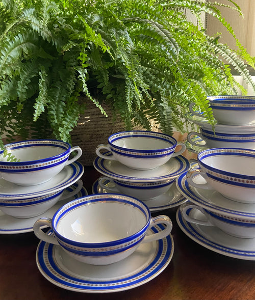 10 tazas de consomé en porcelana alemana "Jager"